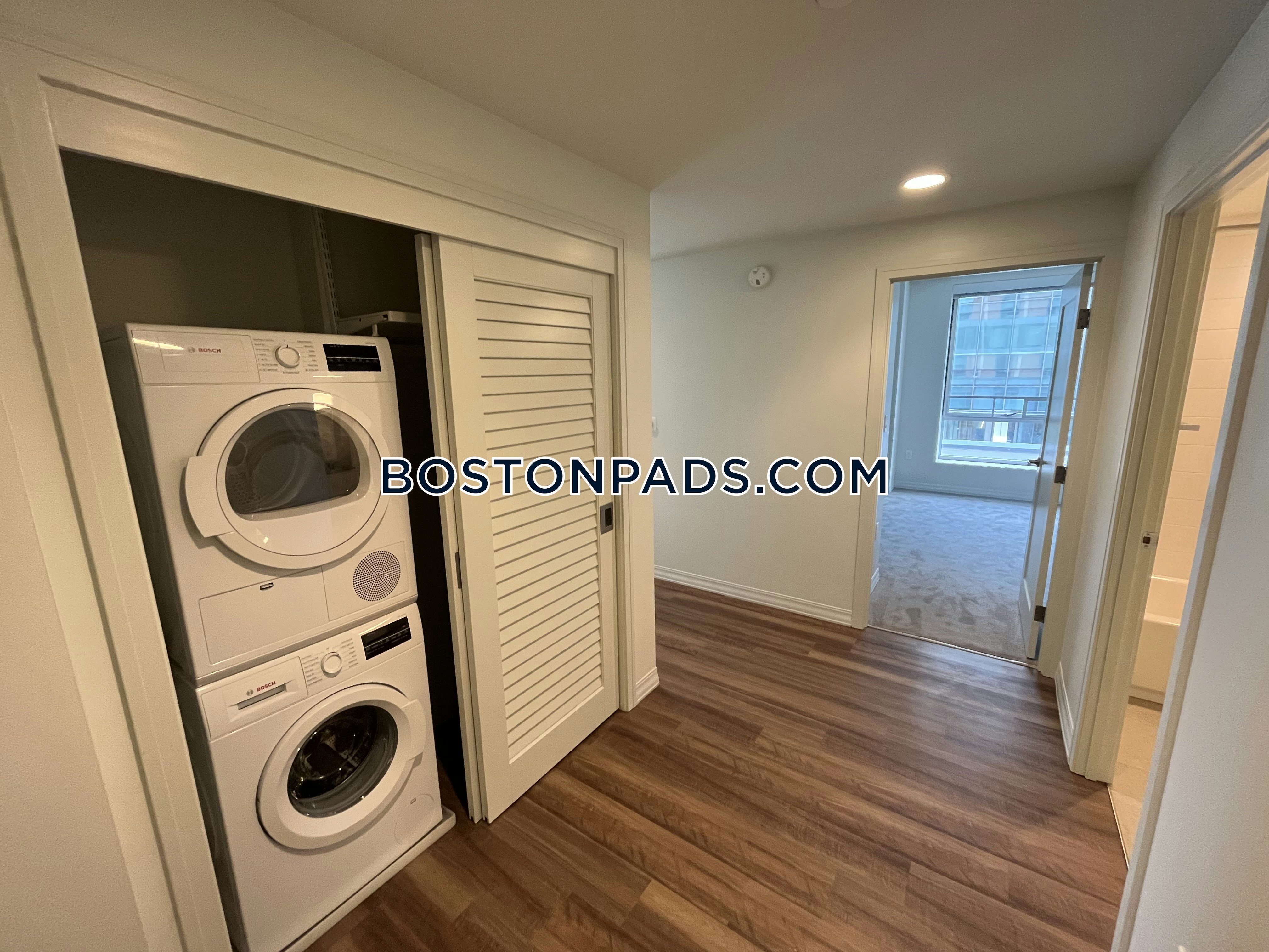 Watermark Seaport Photo 16