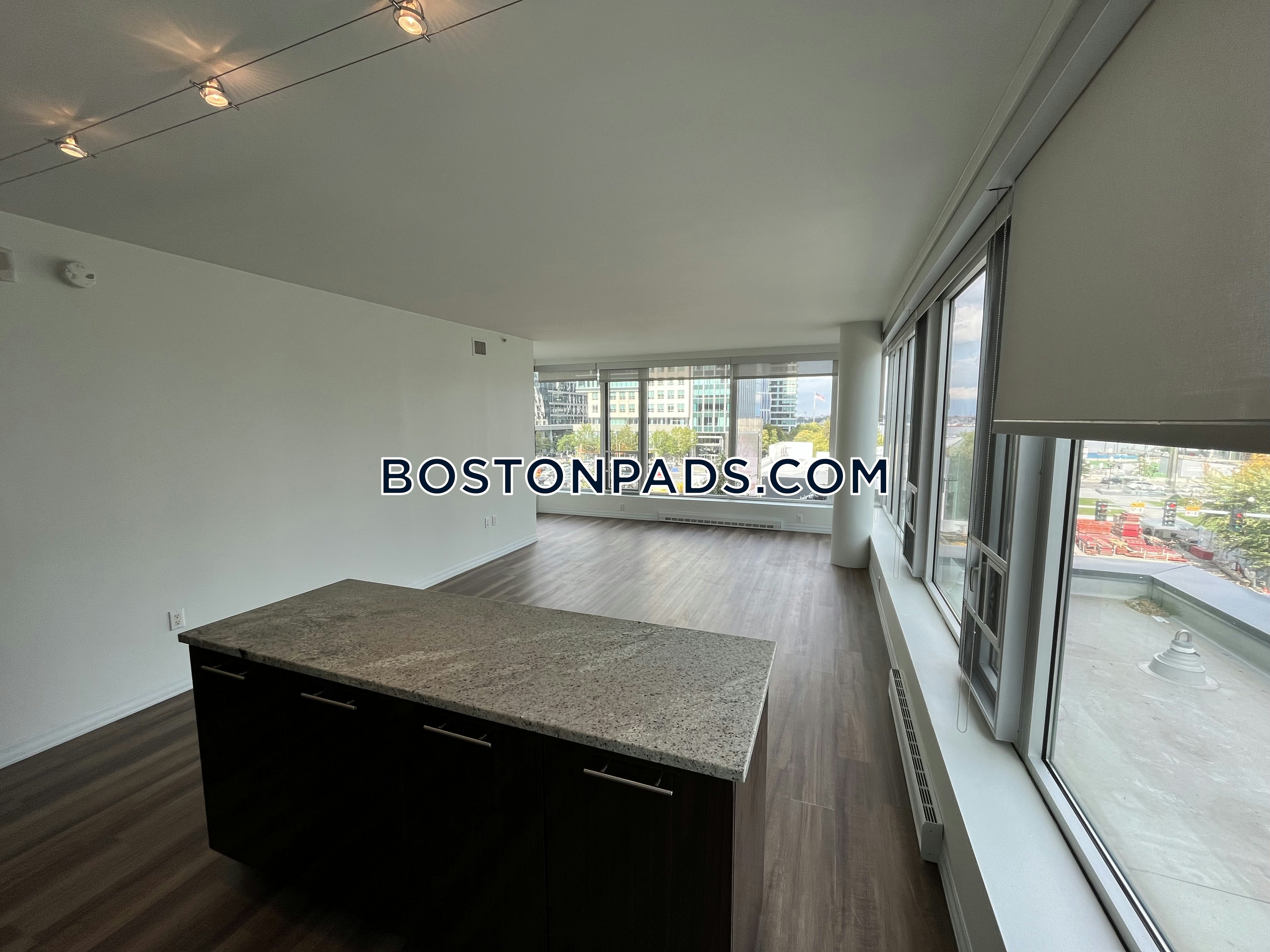 Watermark Seaport Photo 21