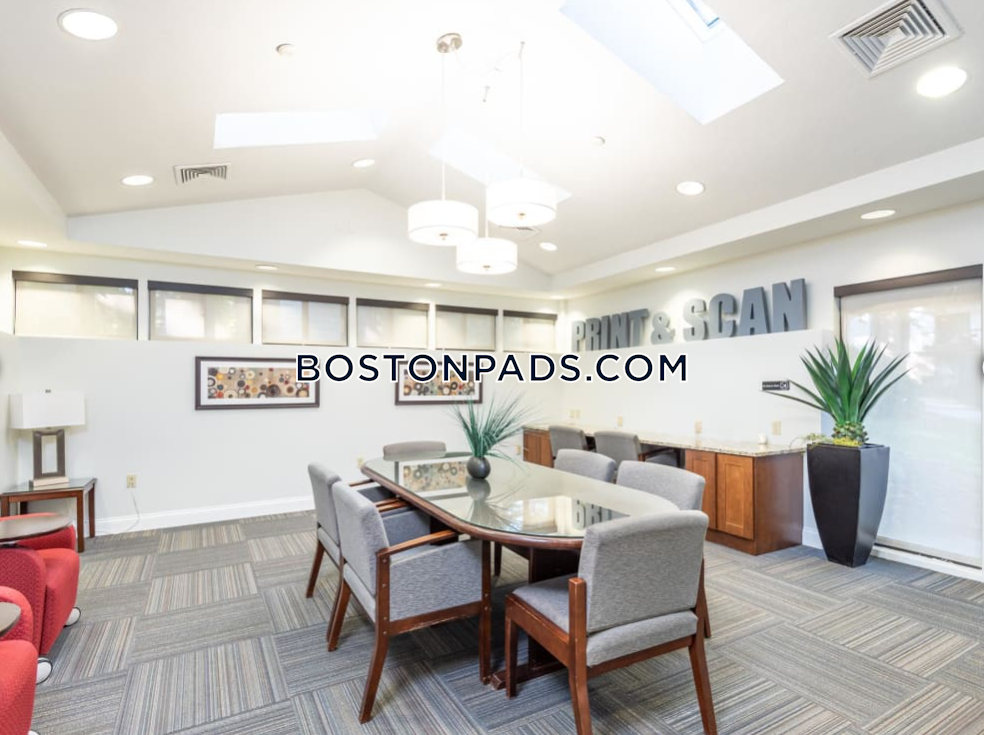 Weymouth Commons Photo 3