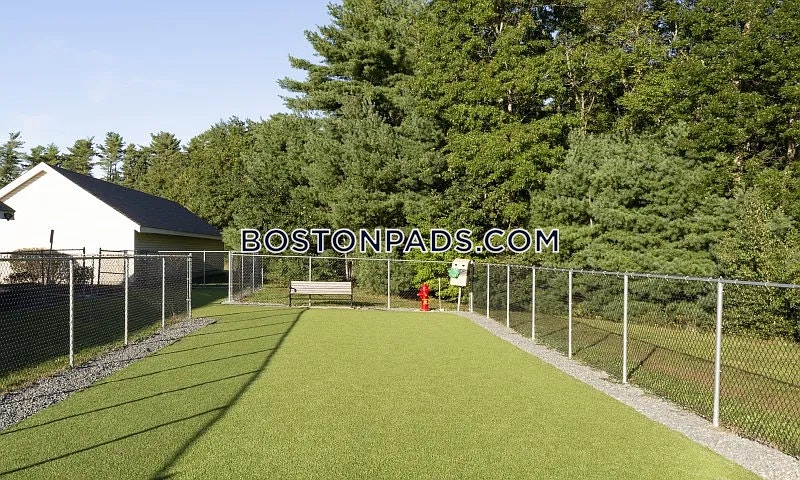 Pembroke Woods Photo 5