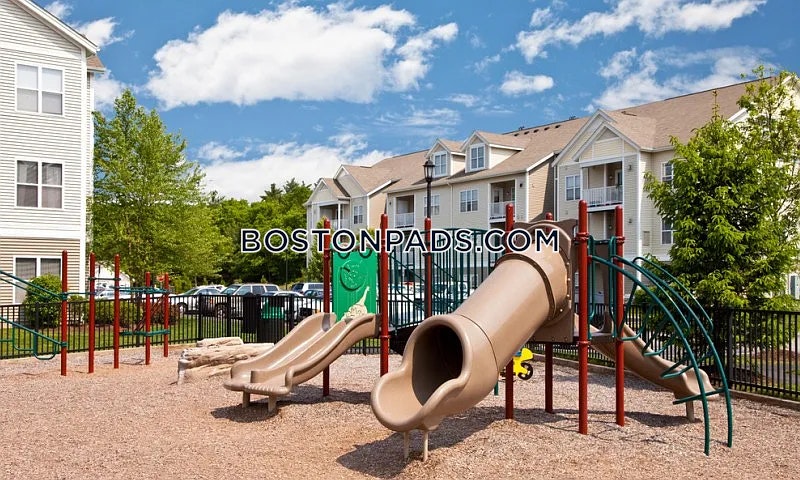 Pembroke Woods Photo 3