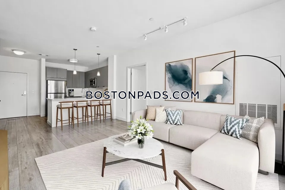 West of Chestnut Photo 20