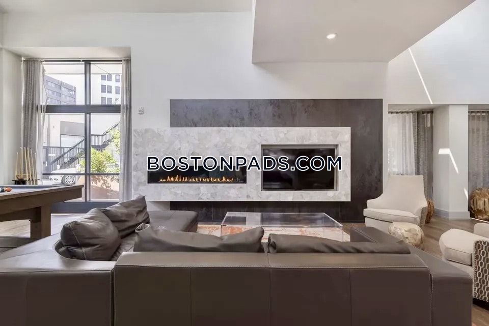 West of Chestnut Photo 17