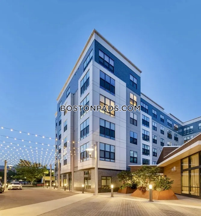 West of Chestnut Photo 7