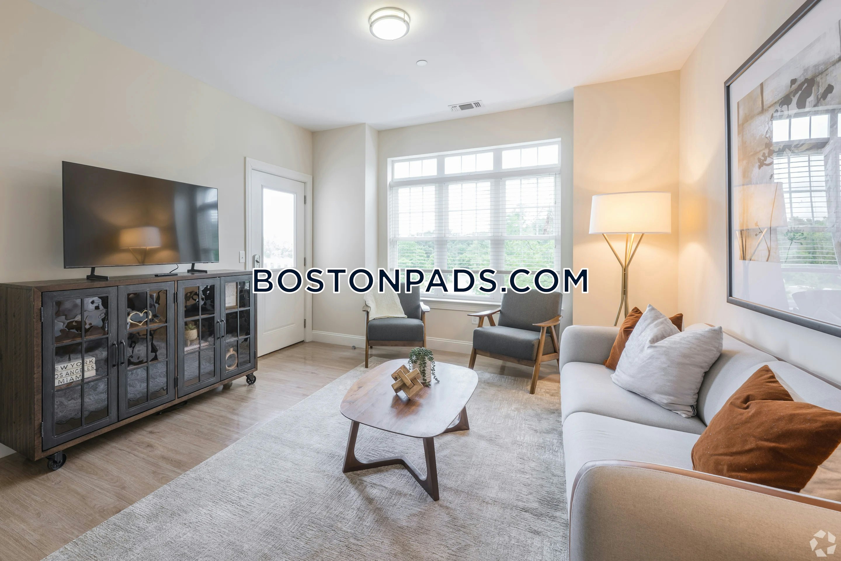 Axis at Lakeshore Photo 34