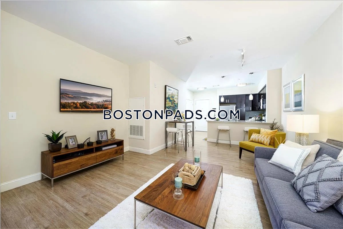 Axis at Lakeshore Photo 35