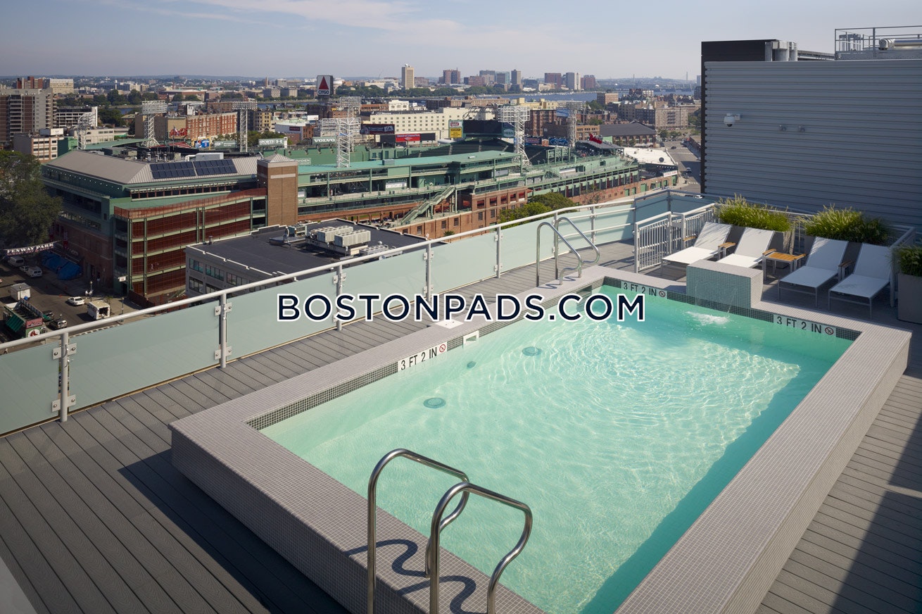 1330 Boylston Photo 22