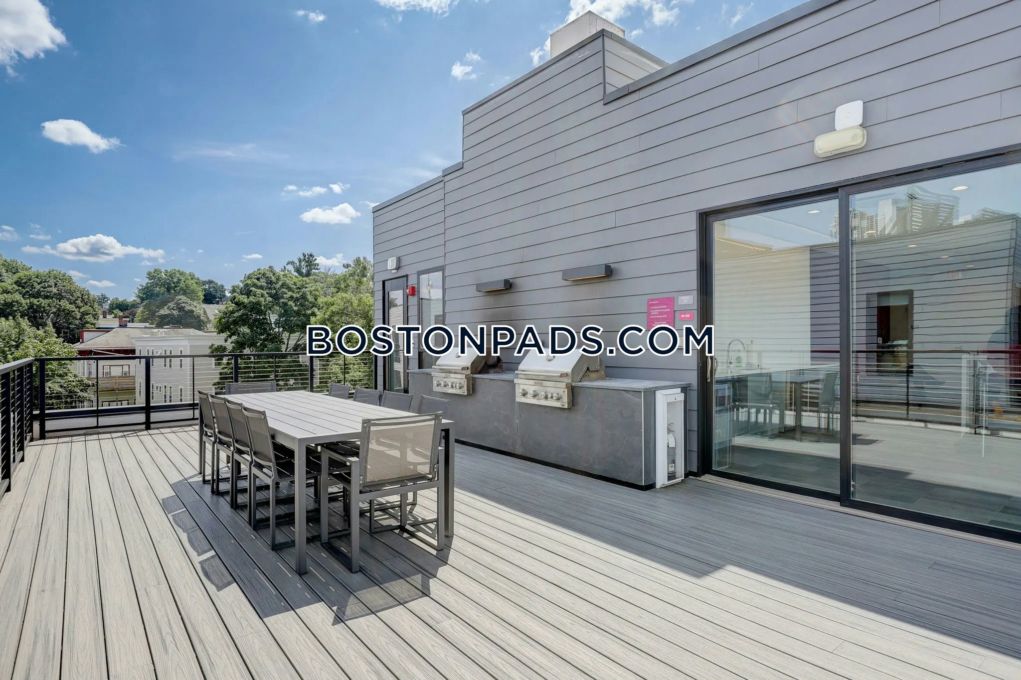 3200 Washington Photo 37