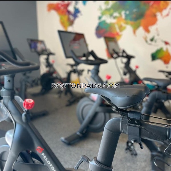 50 & 55 Station Landing Photo 25