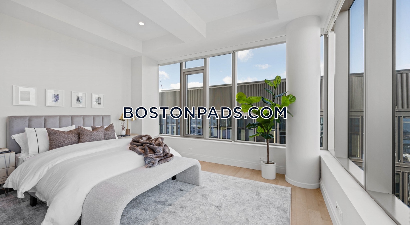 Alyx Seaport Photo 16