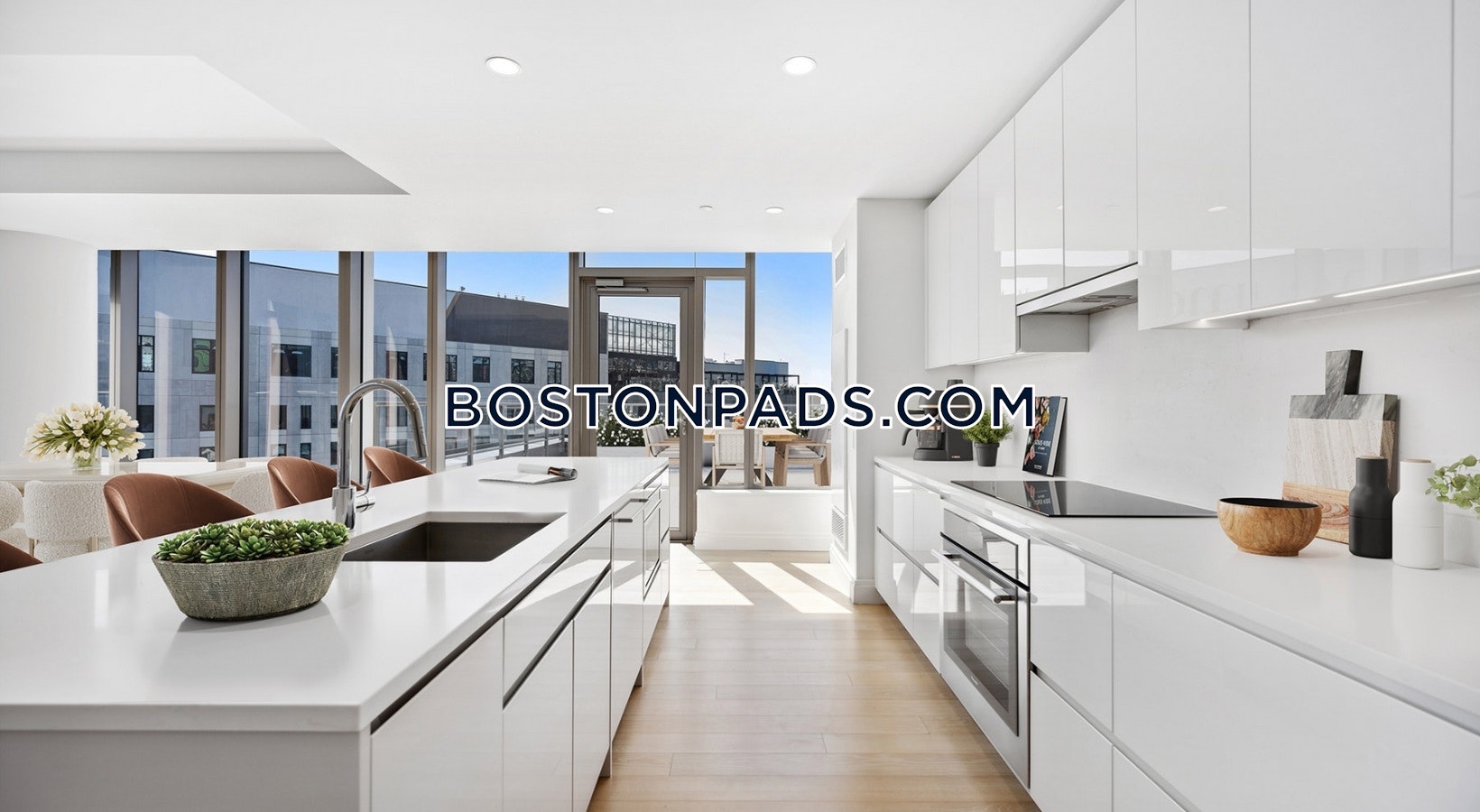 Alyx Seaport Photo 54