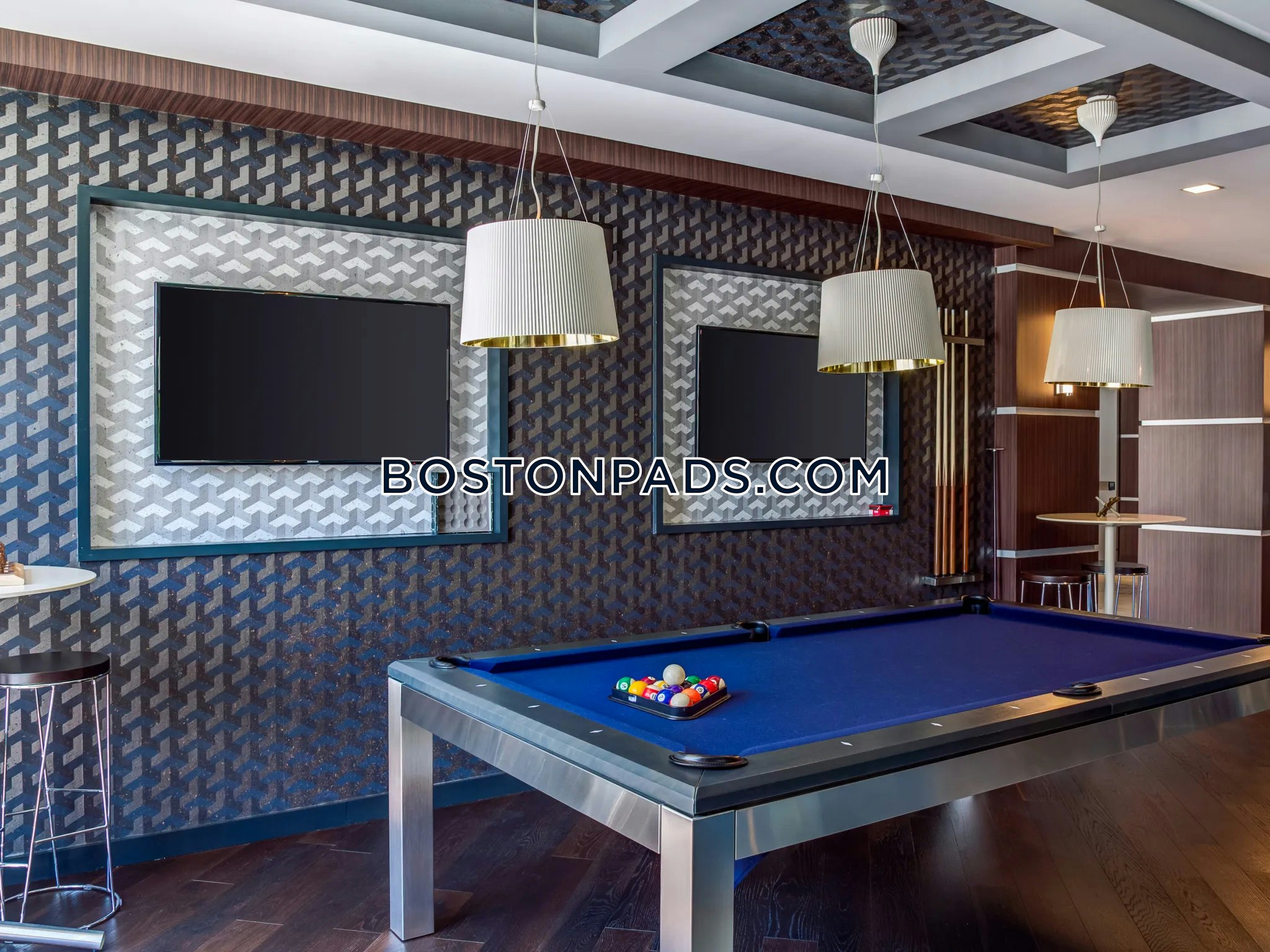 Alister Deco Photo 3