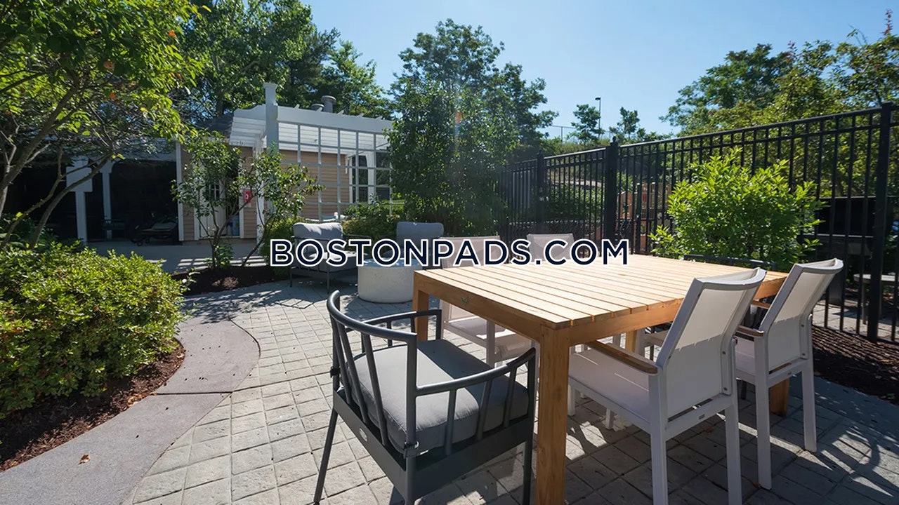 Alister Quincy Photo 21