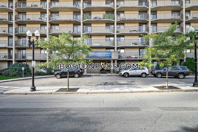 Amy Lowell Apartments Photo 5