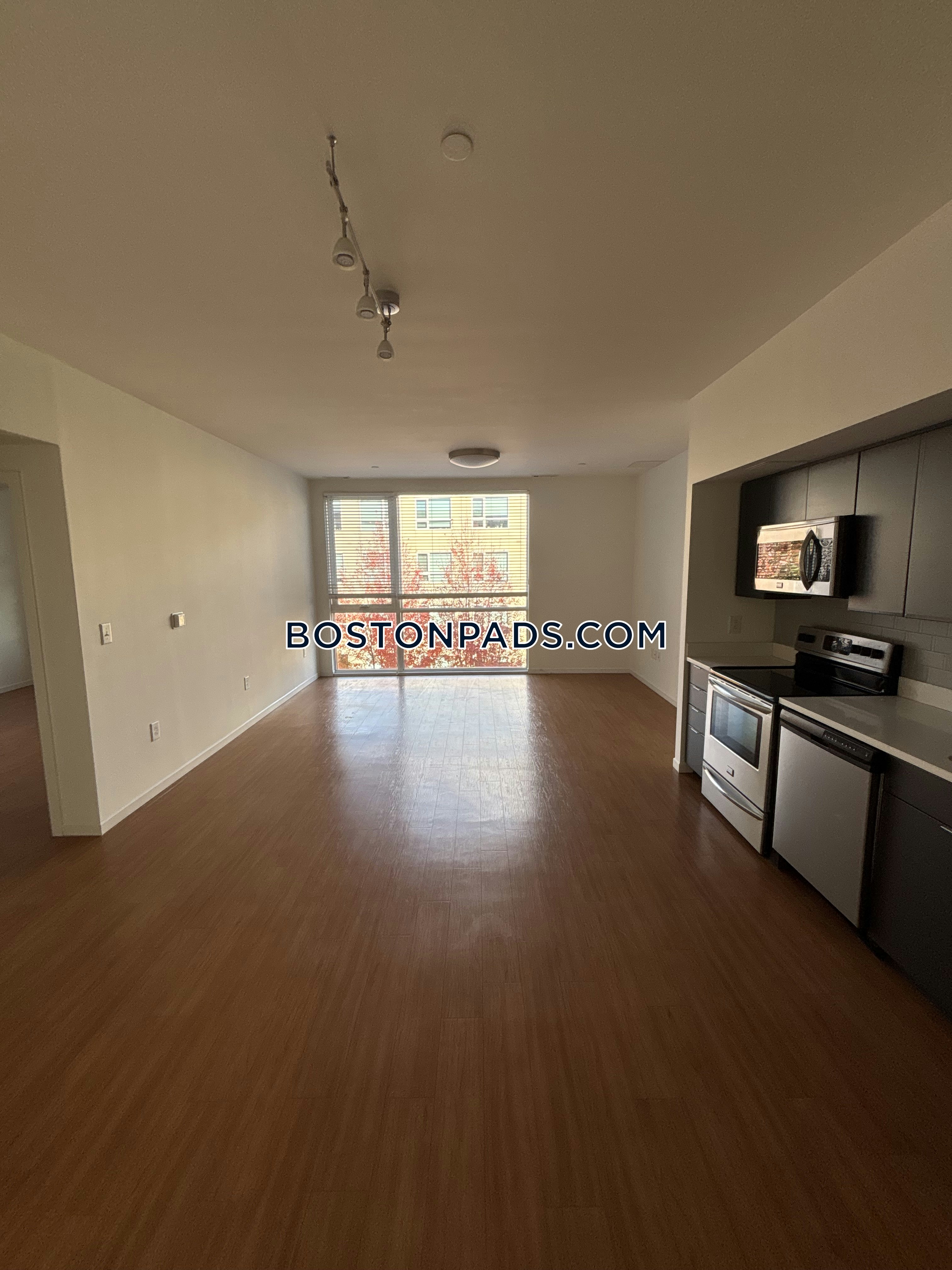 E3 Apartments Photo 18