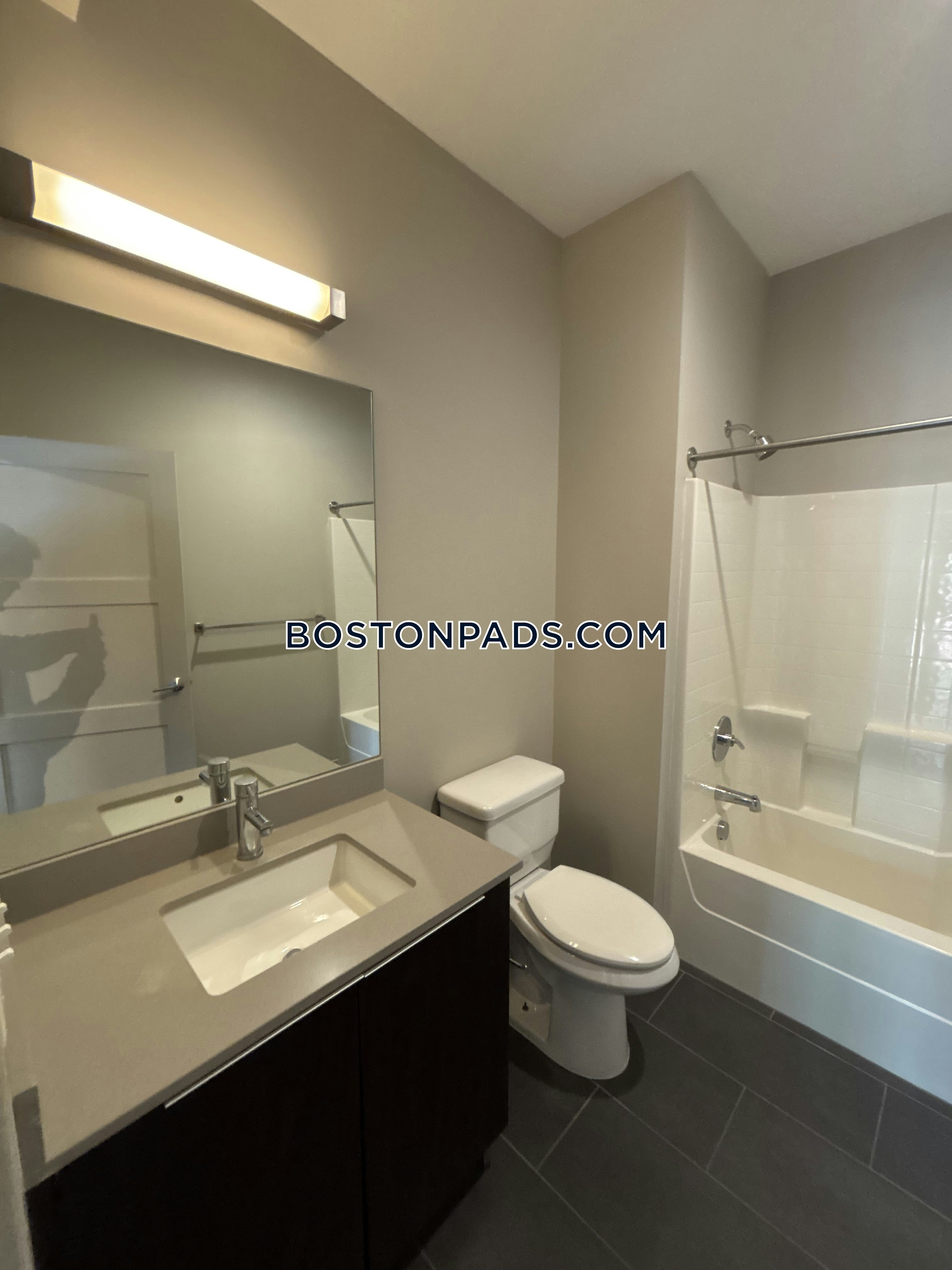 E3 Apartments Photo 28