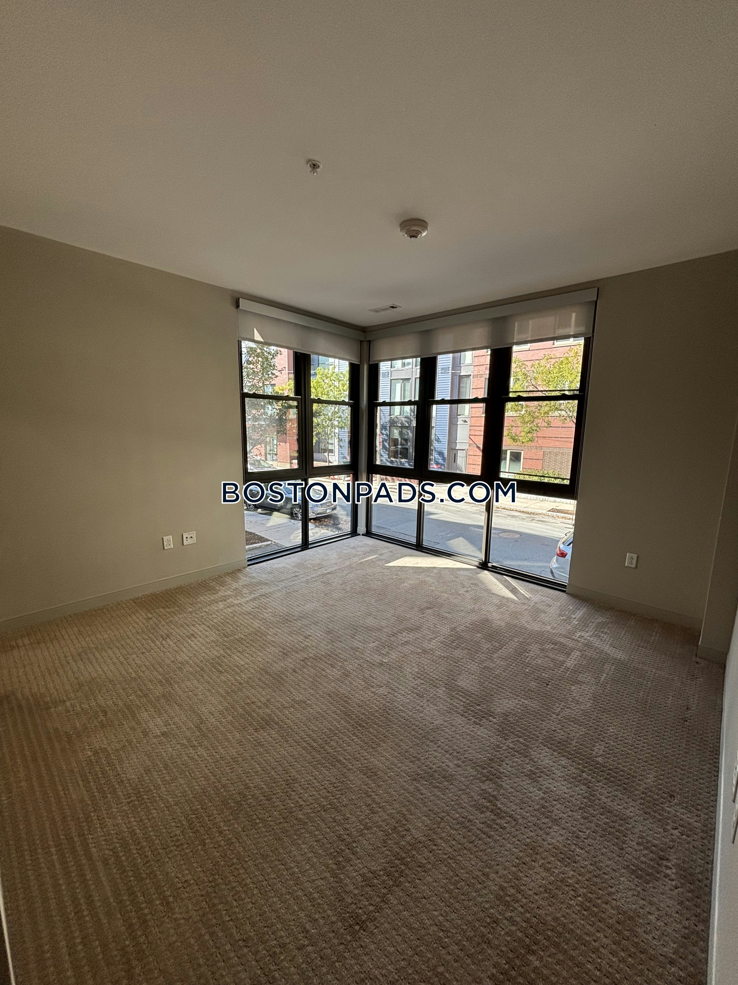 E3 Apartments Photo 16