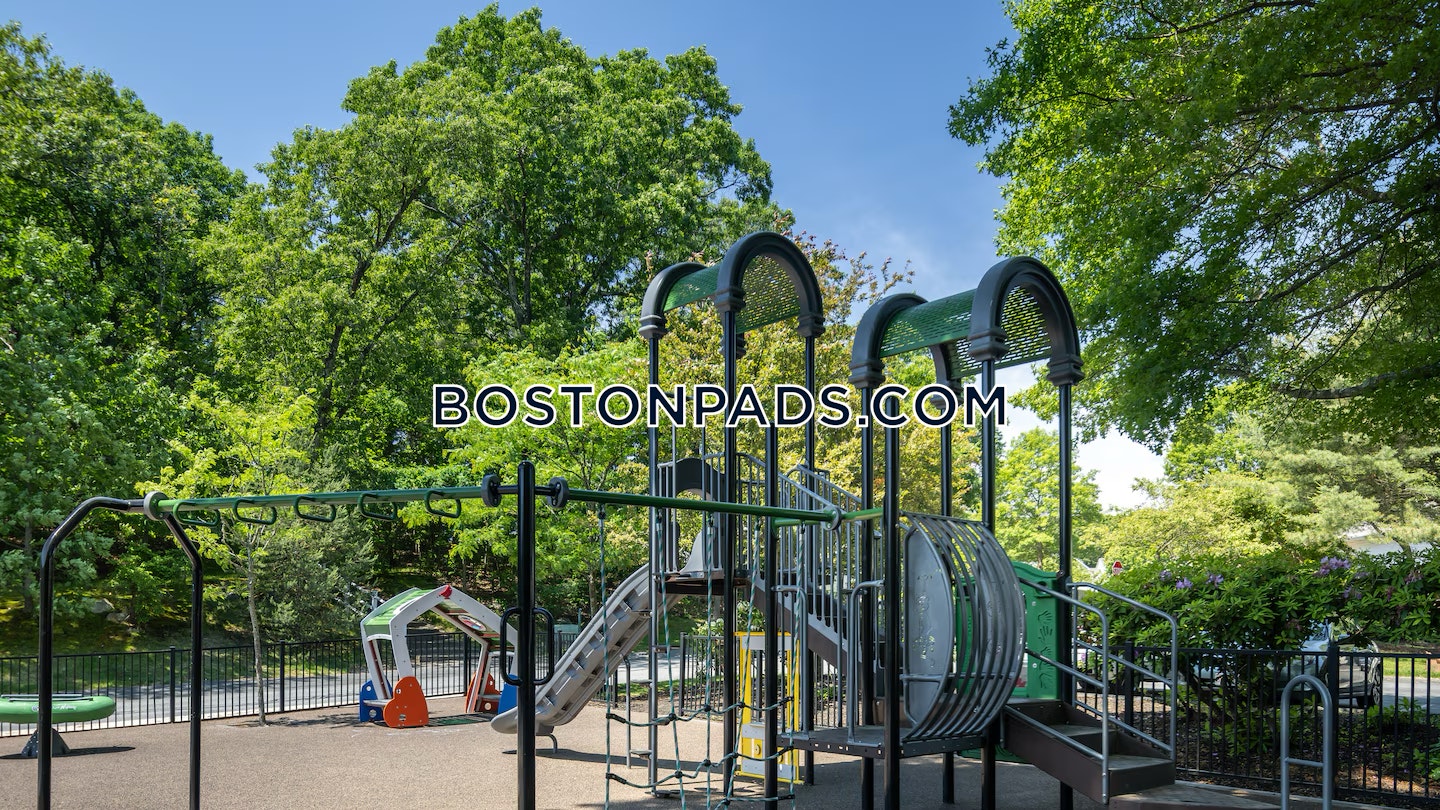 Avalon at Lexington Photo 3