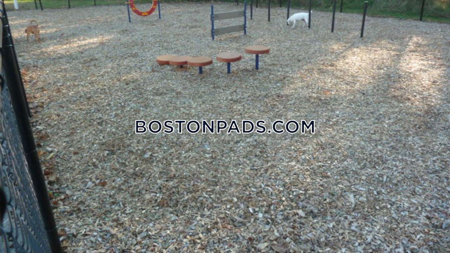 Avalon at Lexington Hills Photo 28