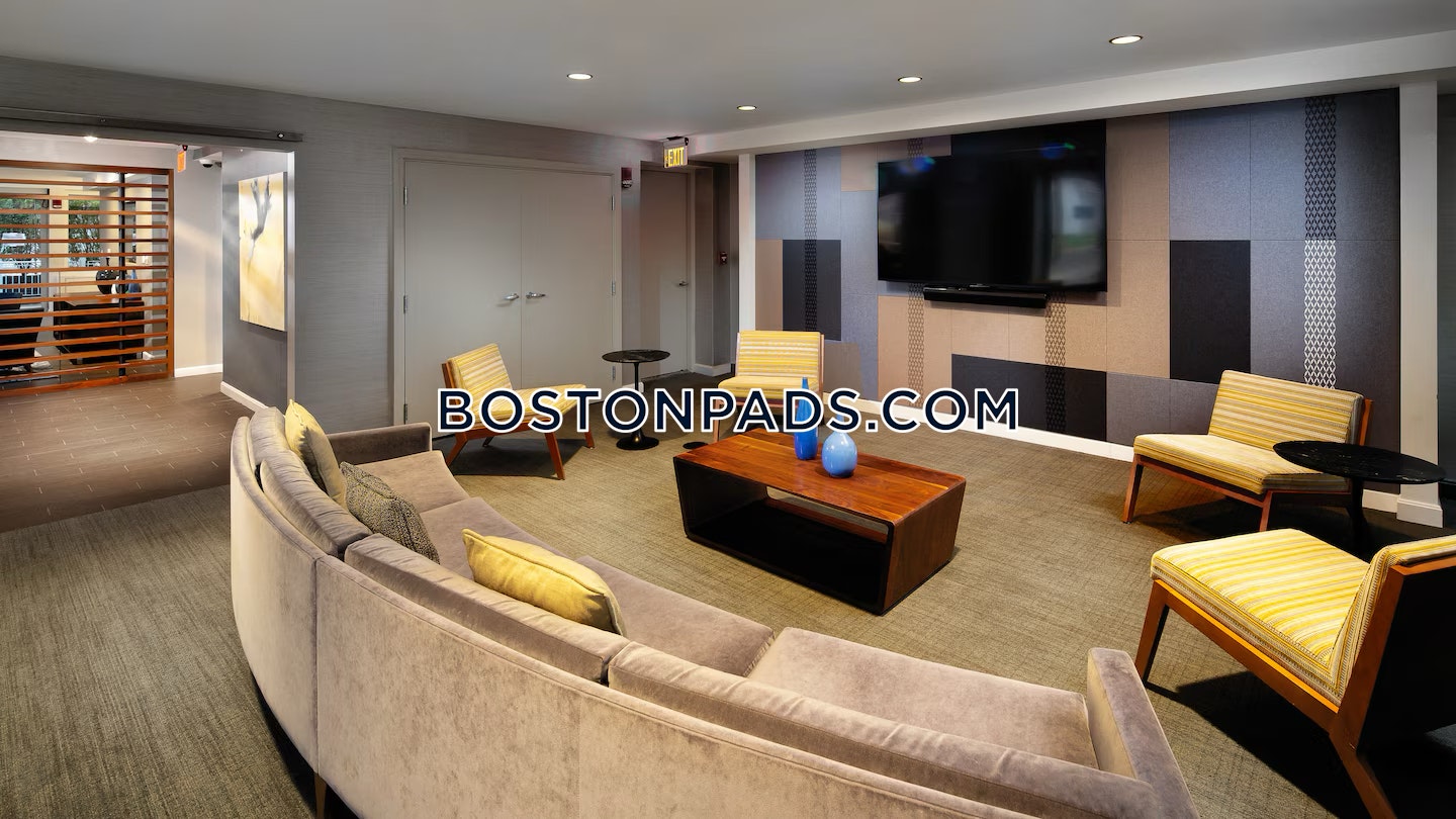 Avalon at Prudential Center Photo 37