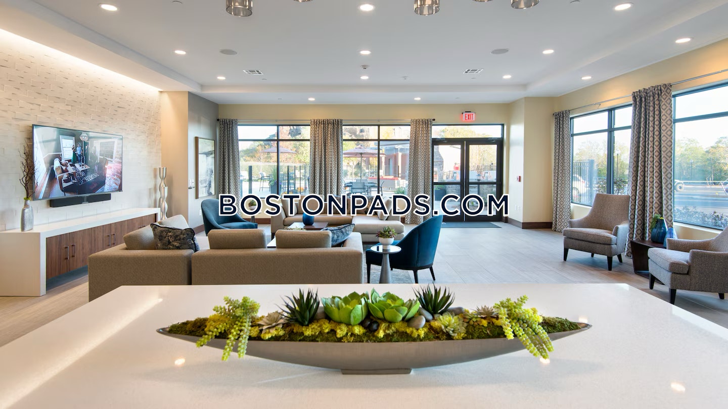 Avalon Quincy Photo 16