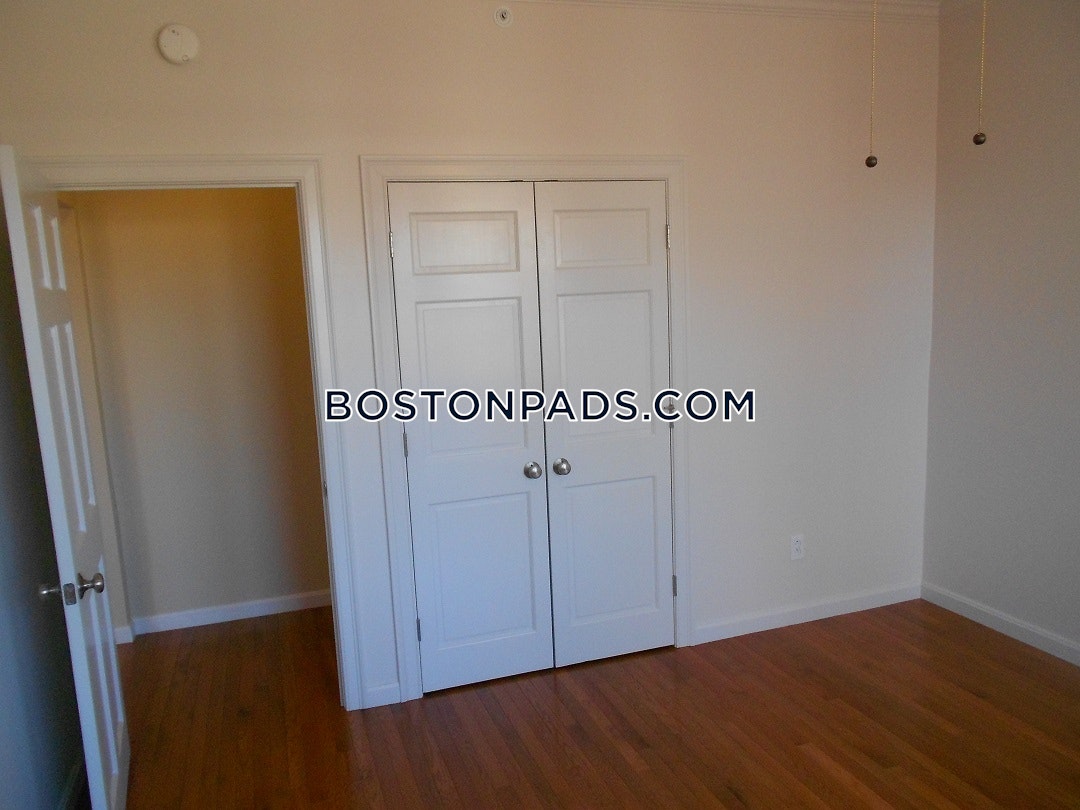 Burbank Apartments Photo 52