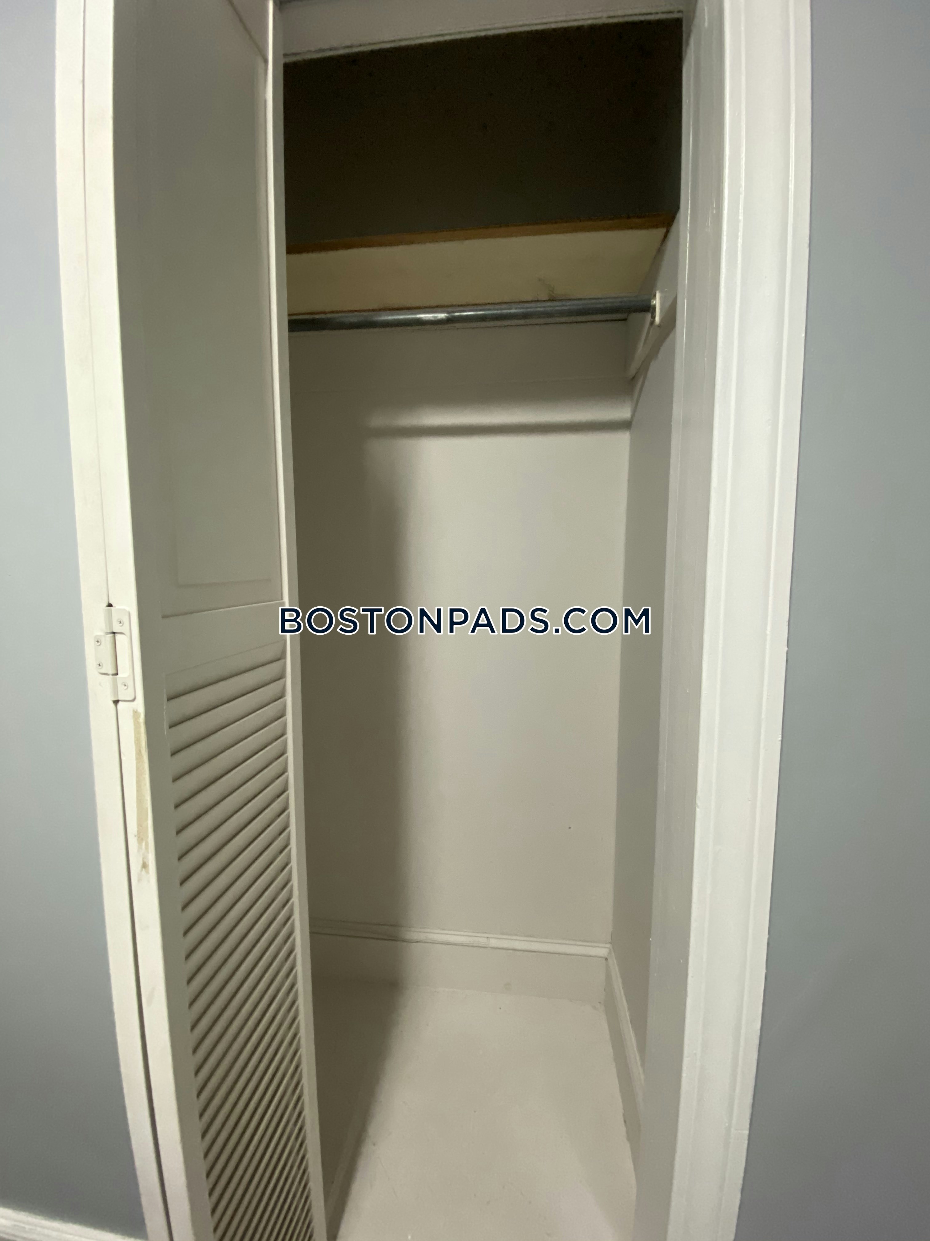 Amy Lowell Apartments Photo 18