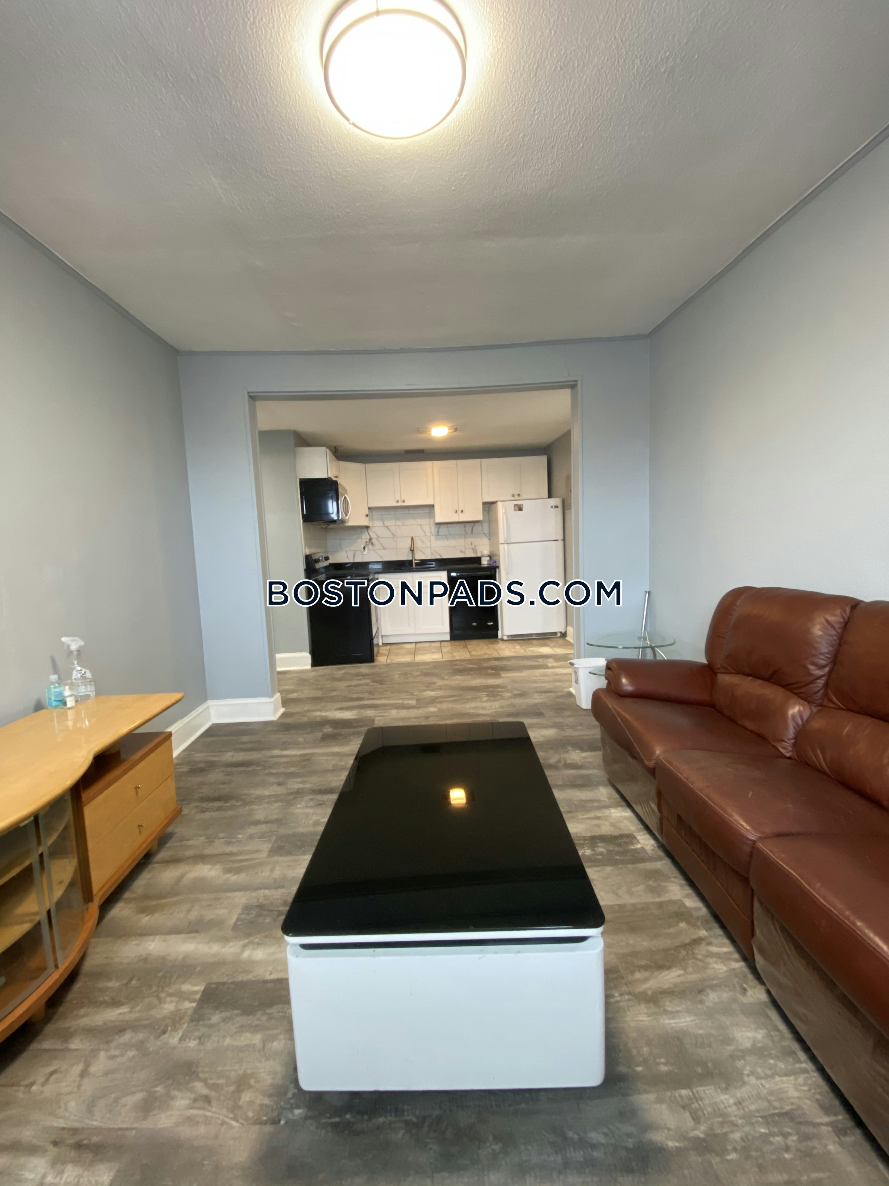 Amy Lowell Apartments Photo 27