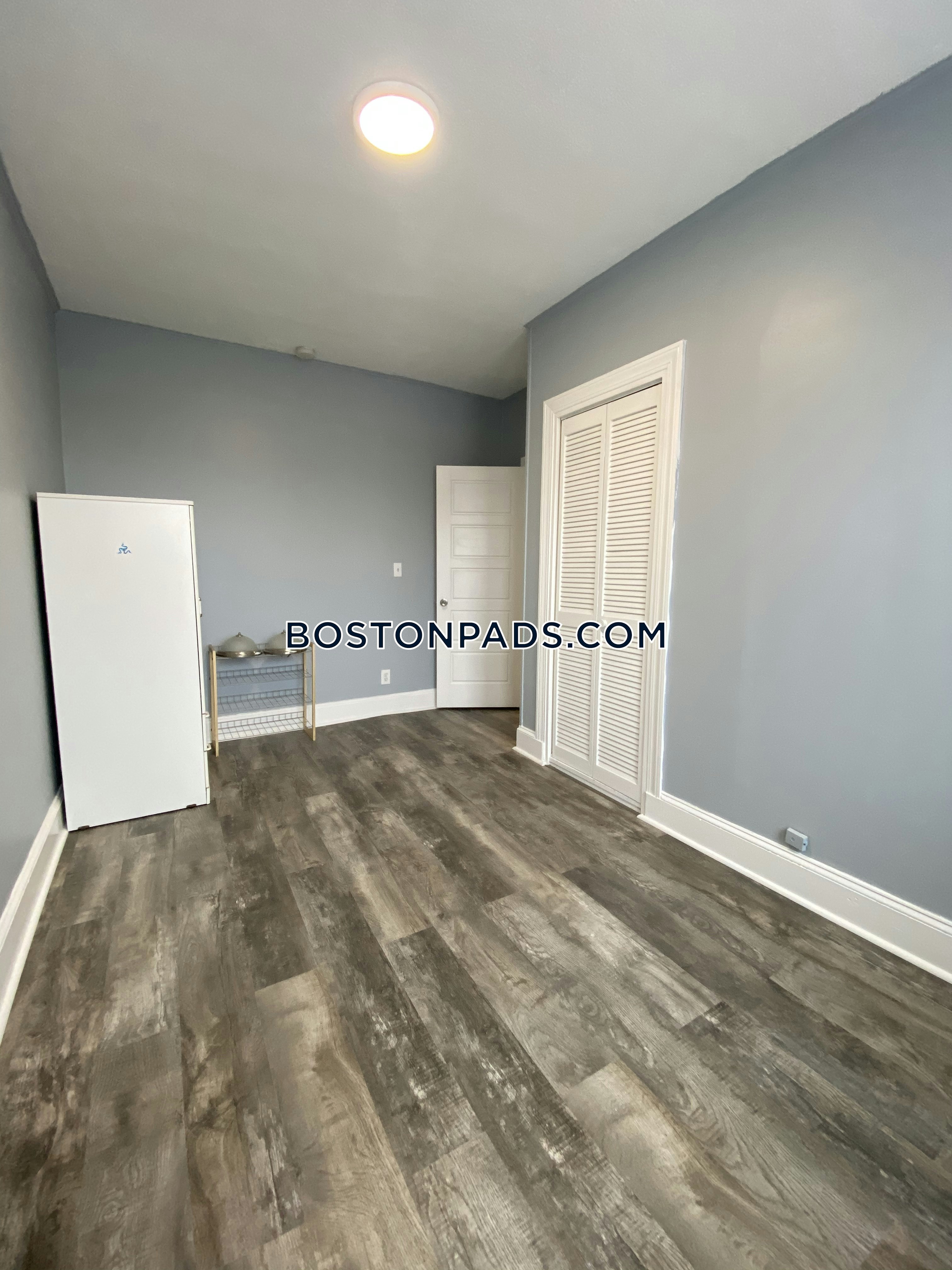 Amy Lowell Apartments Photo 9