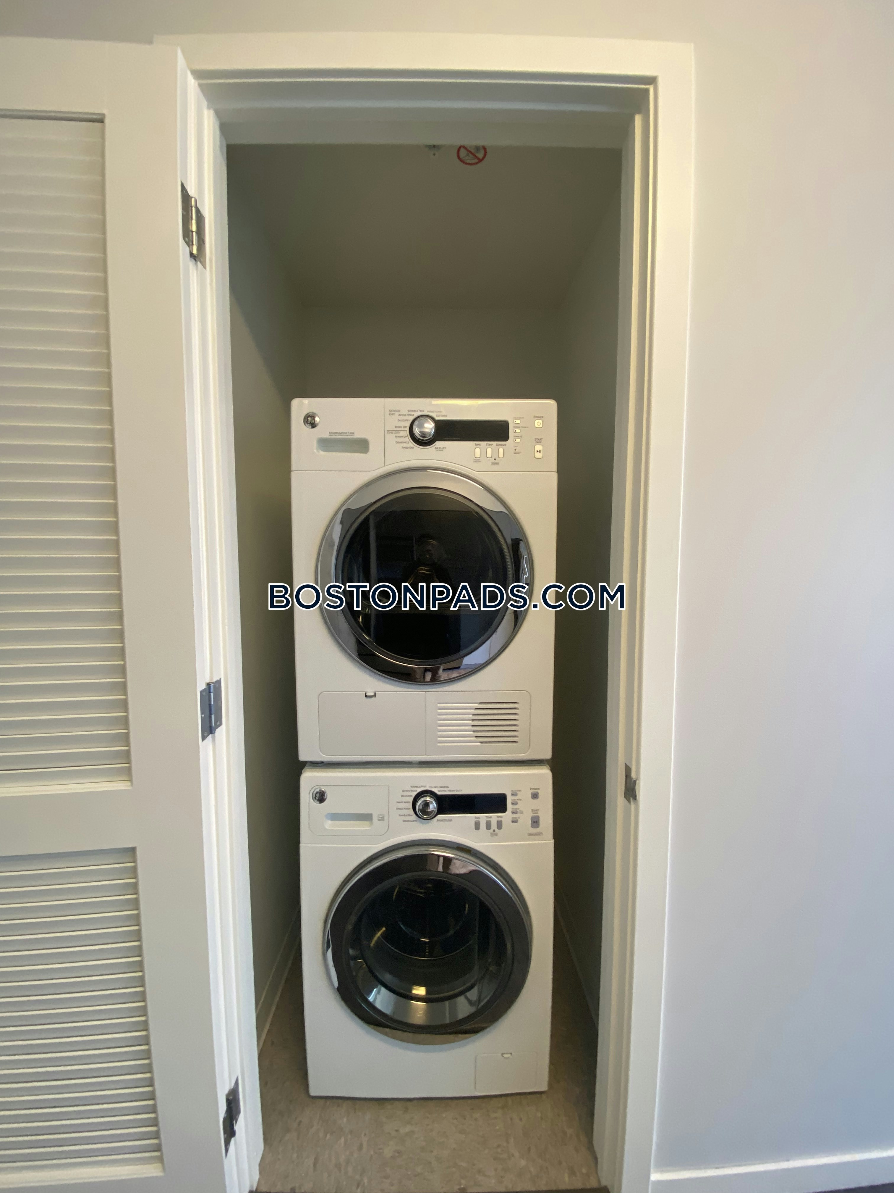 Waterside Place by Windsor Photo 37