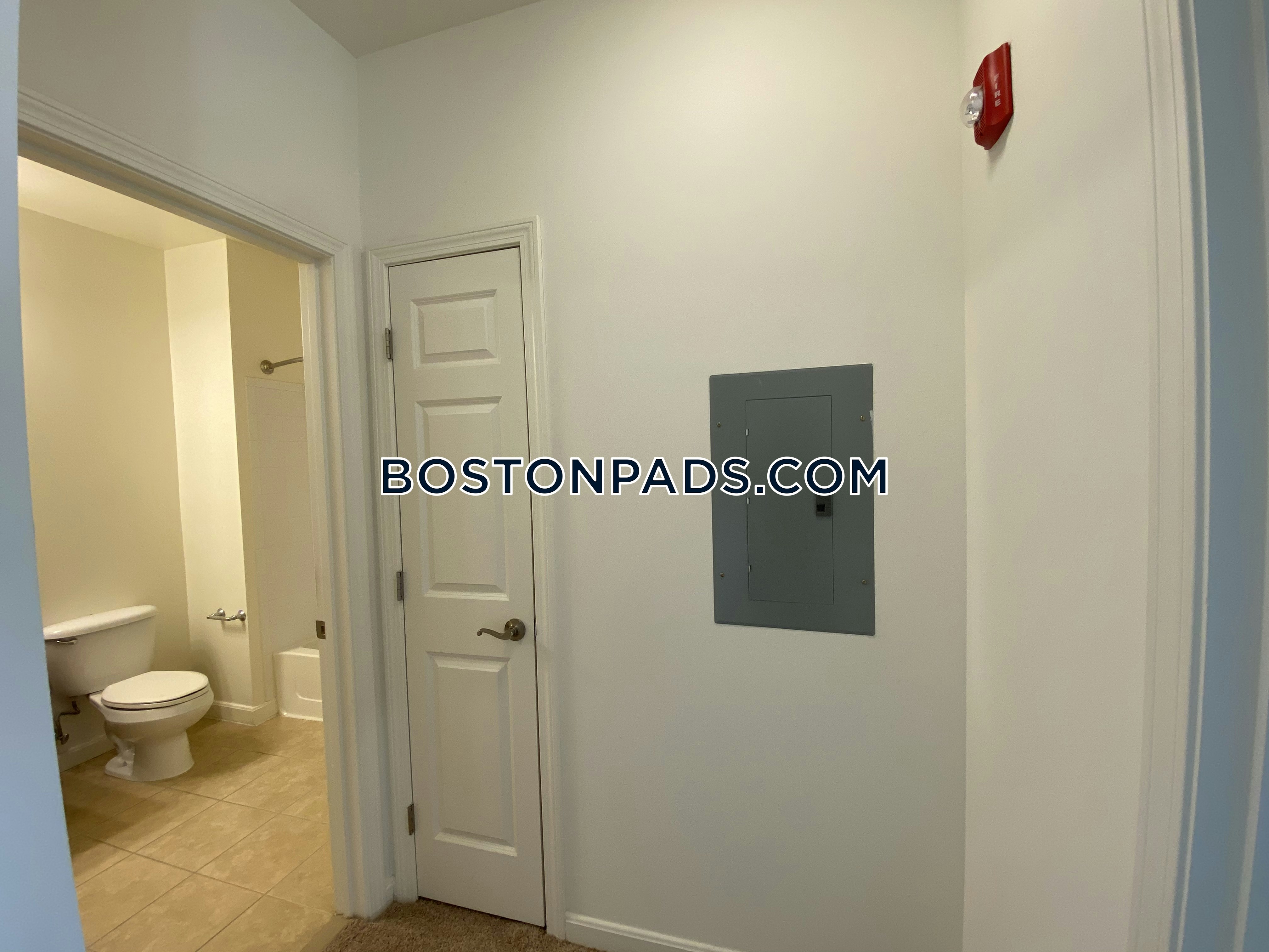 Marquee At Andover Photo 9