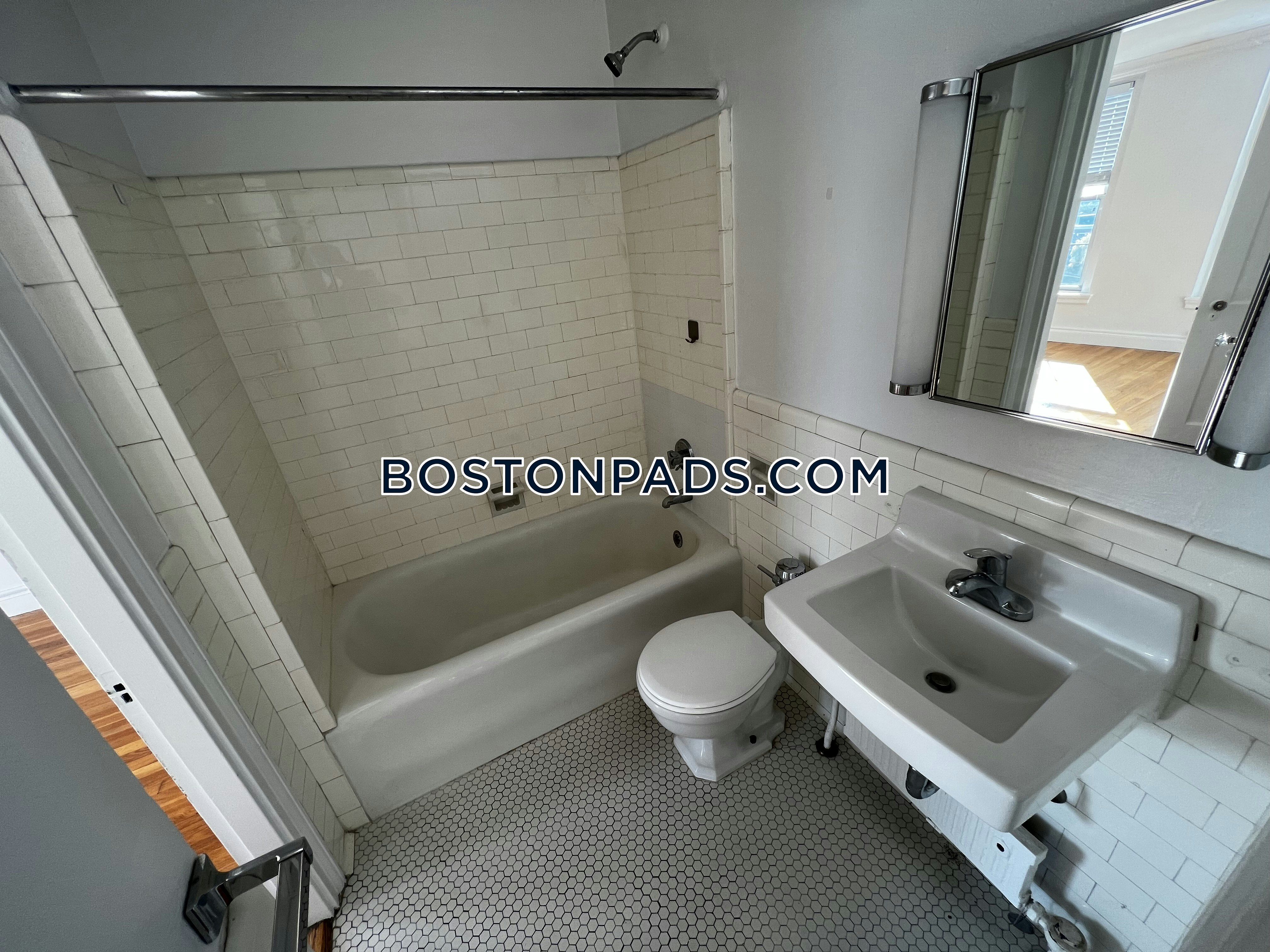 Pelham Hall Photo 15