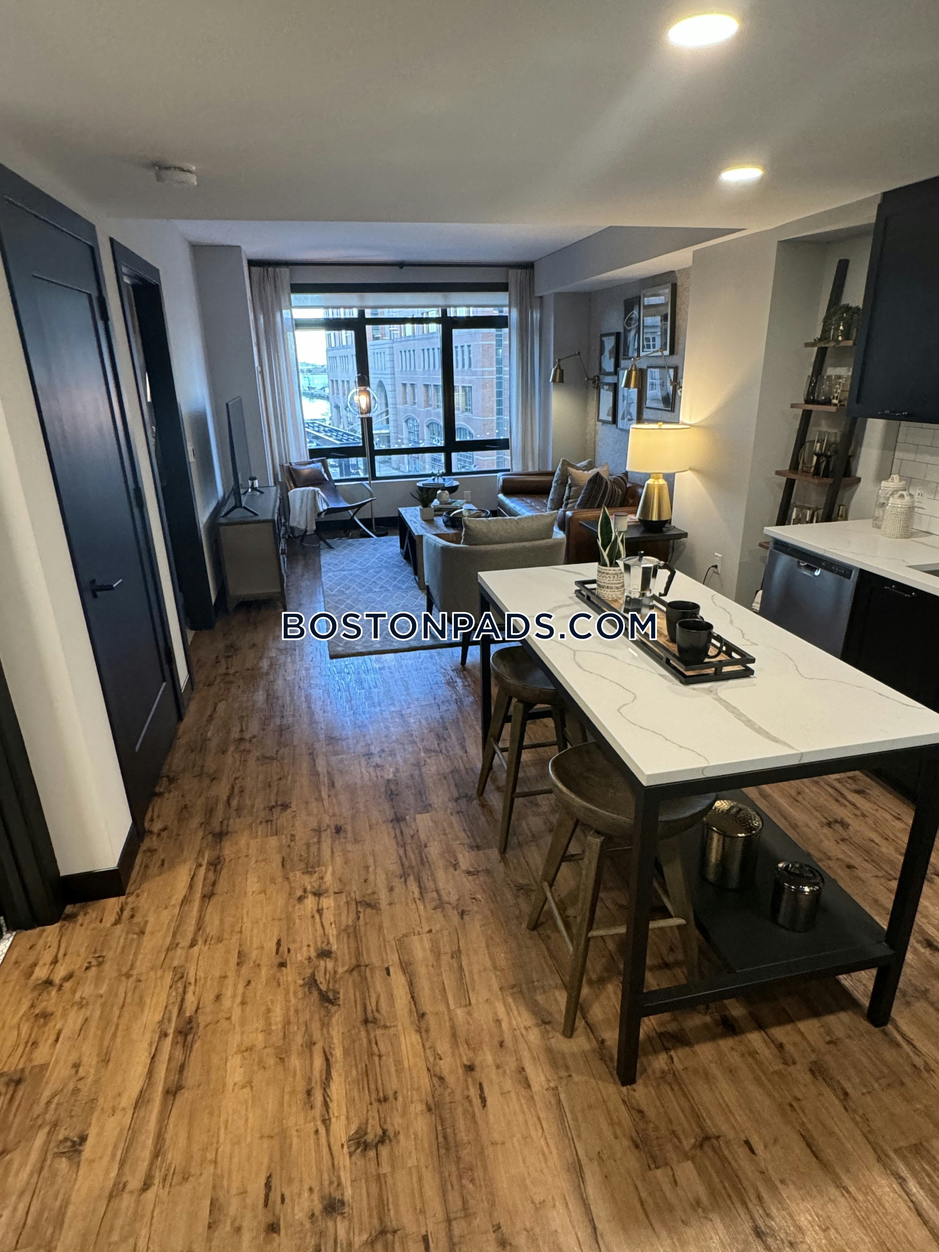 Gables Seaport Photo 62