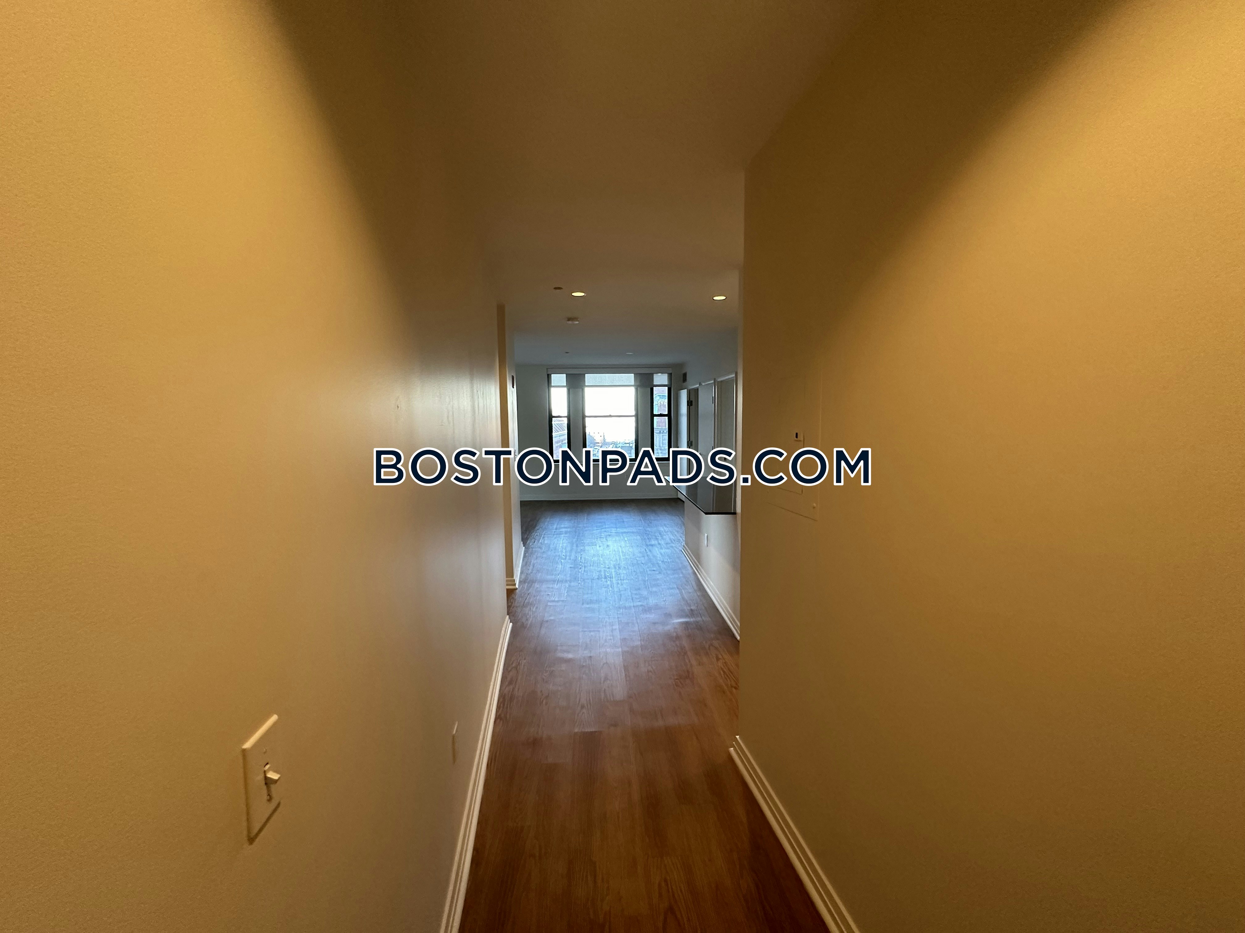 One India Street Photo 23