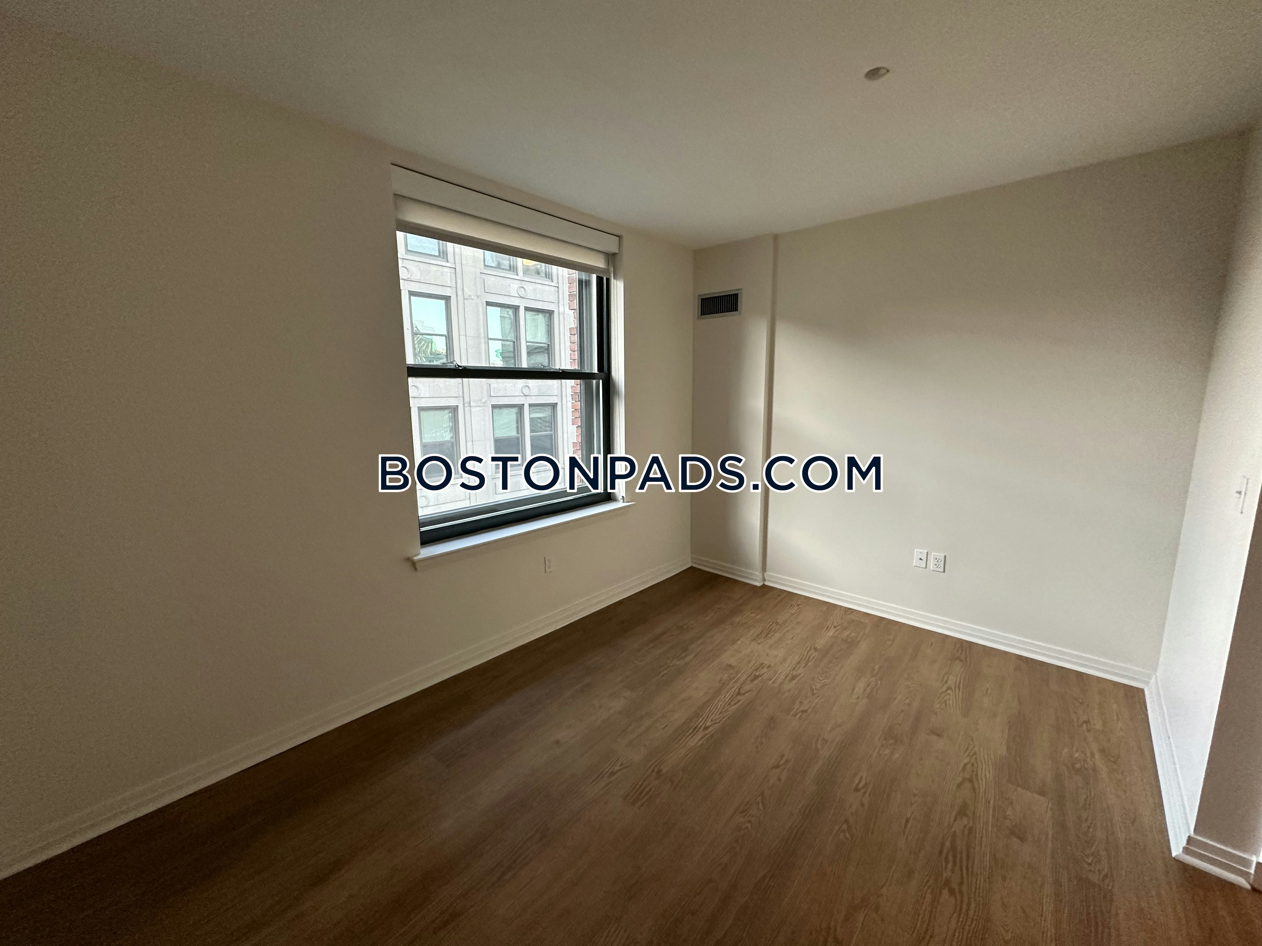 One India Street Photo 20