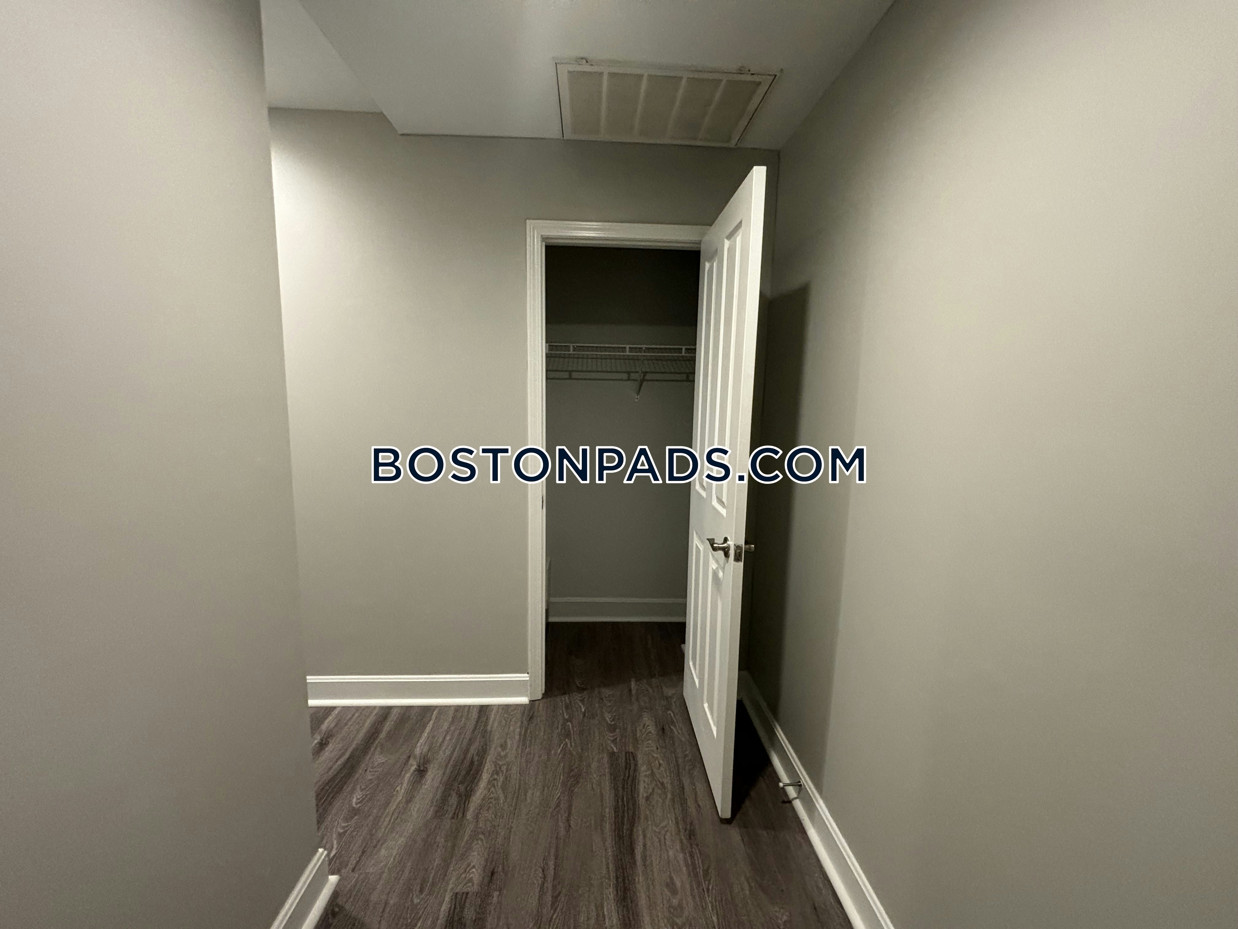 Garrison Square Photo 93