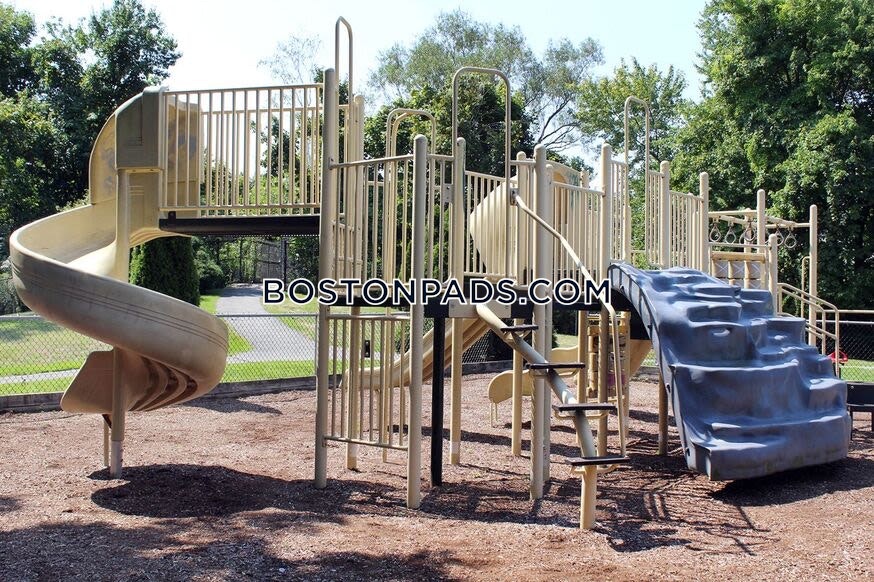 Braintree Village Photo 1