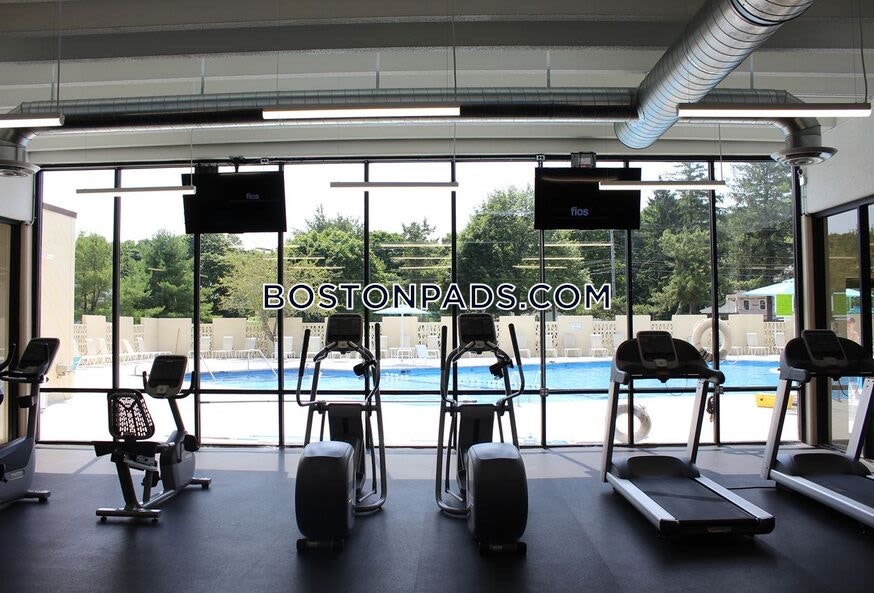 Braintree Village Photo 4