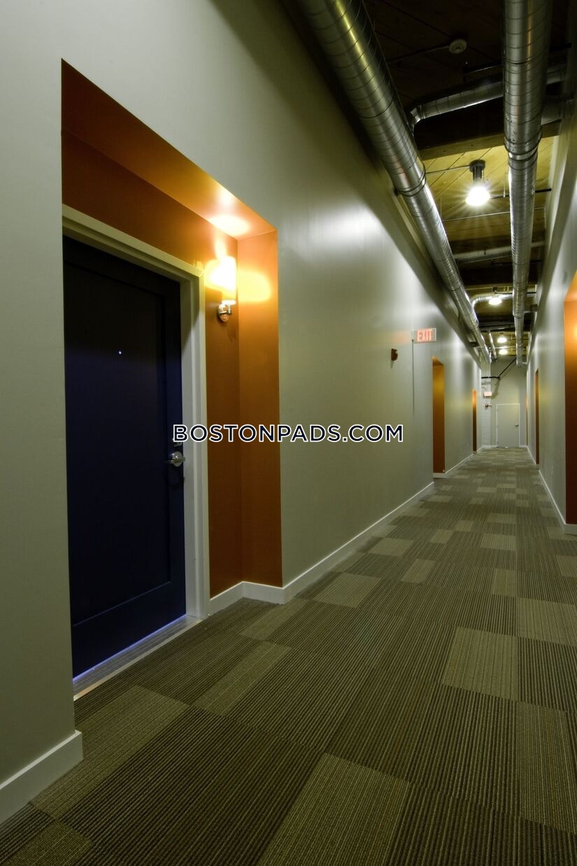 Curtain Lofts Photo 12