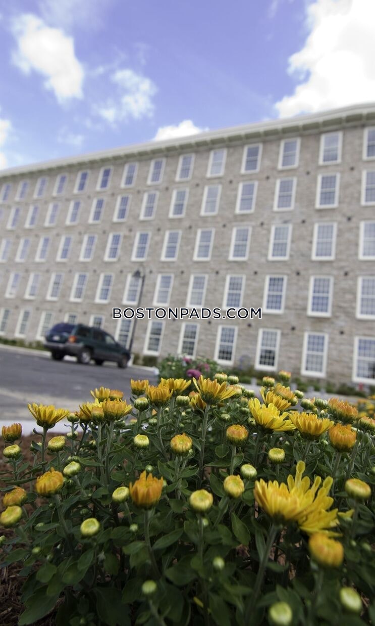 Curtain Lofts Photo 17