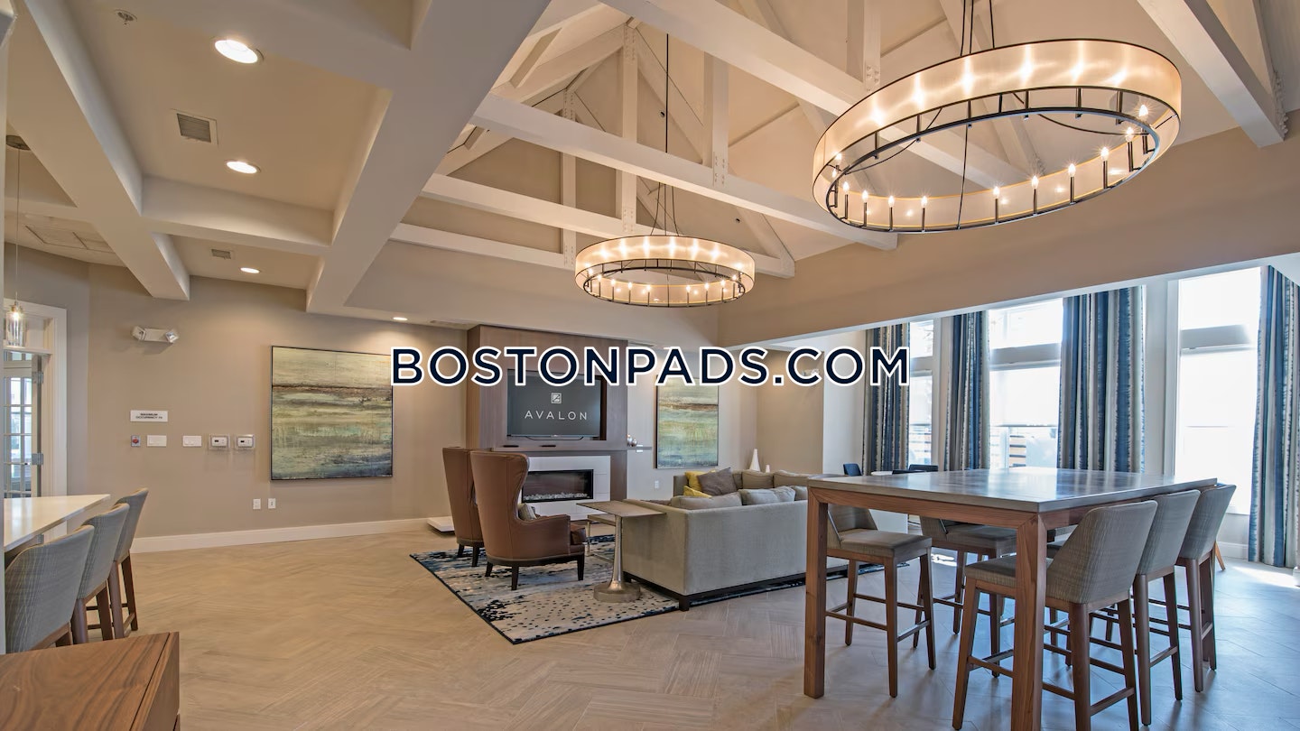 Avalon at the Hingham Shipyard Photo 11