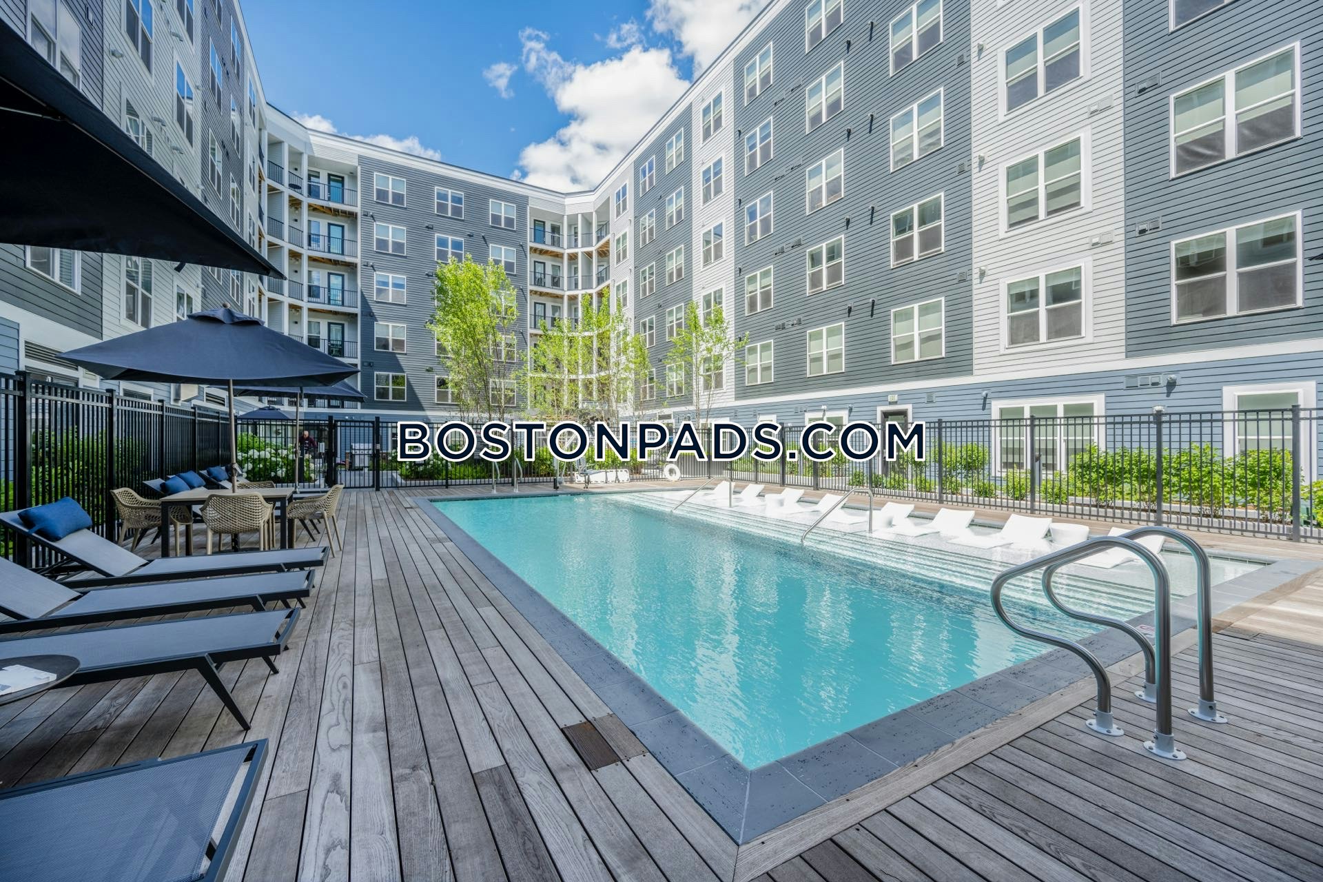 Revolution at Assembly Row Photo 23