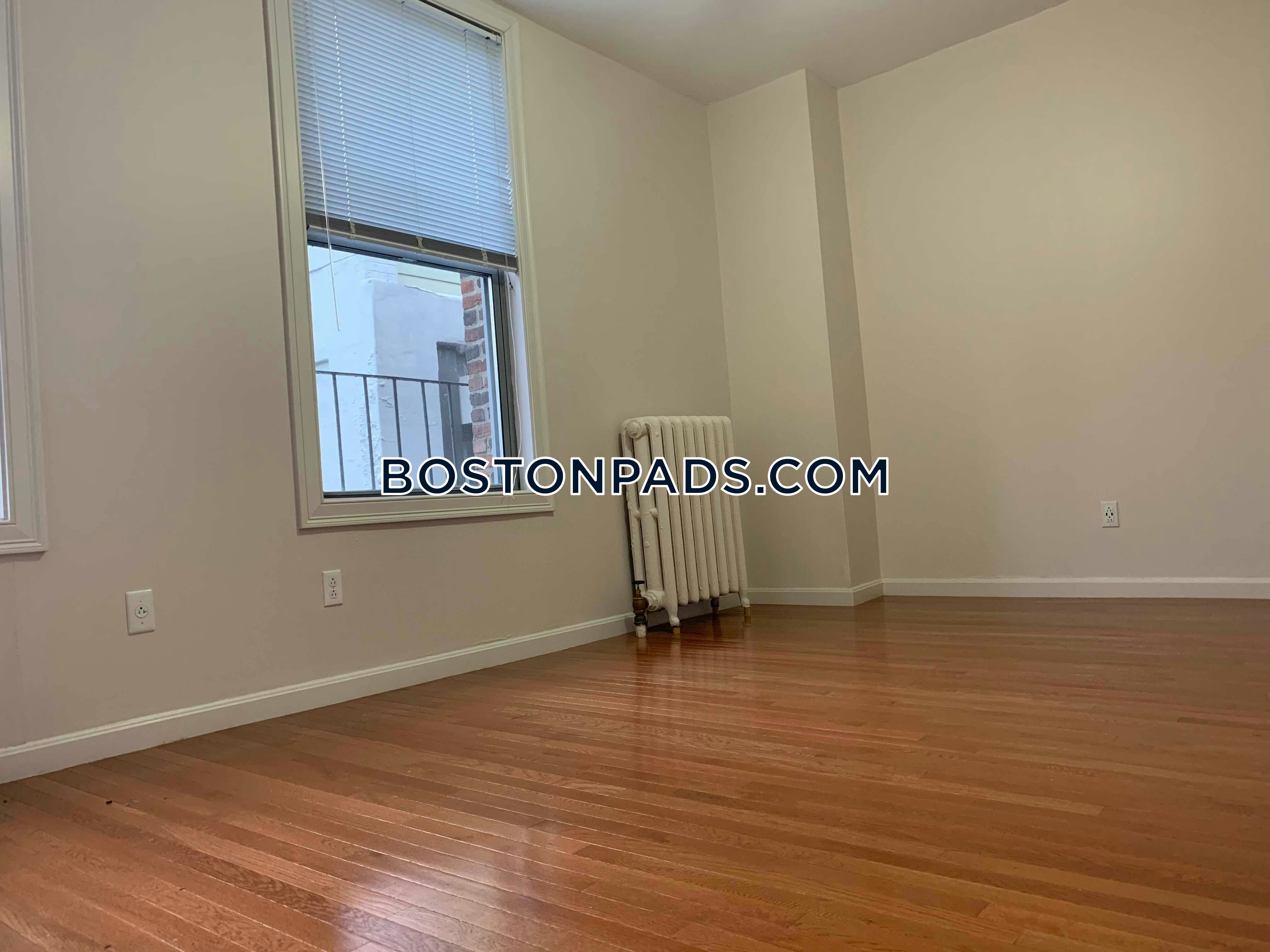 Burbank Apartments Photo 58