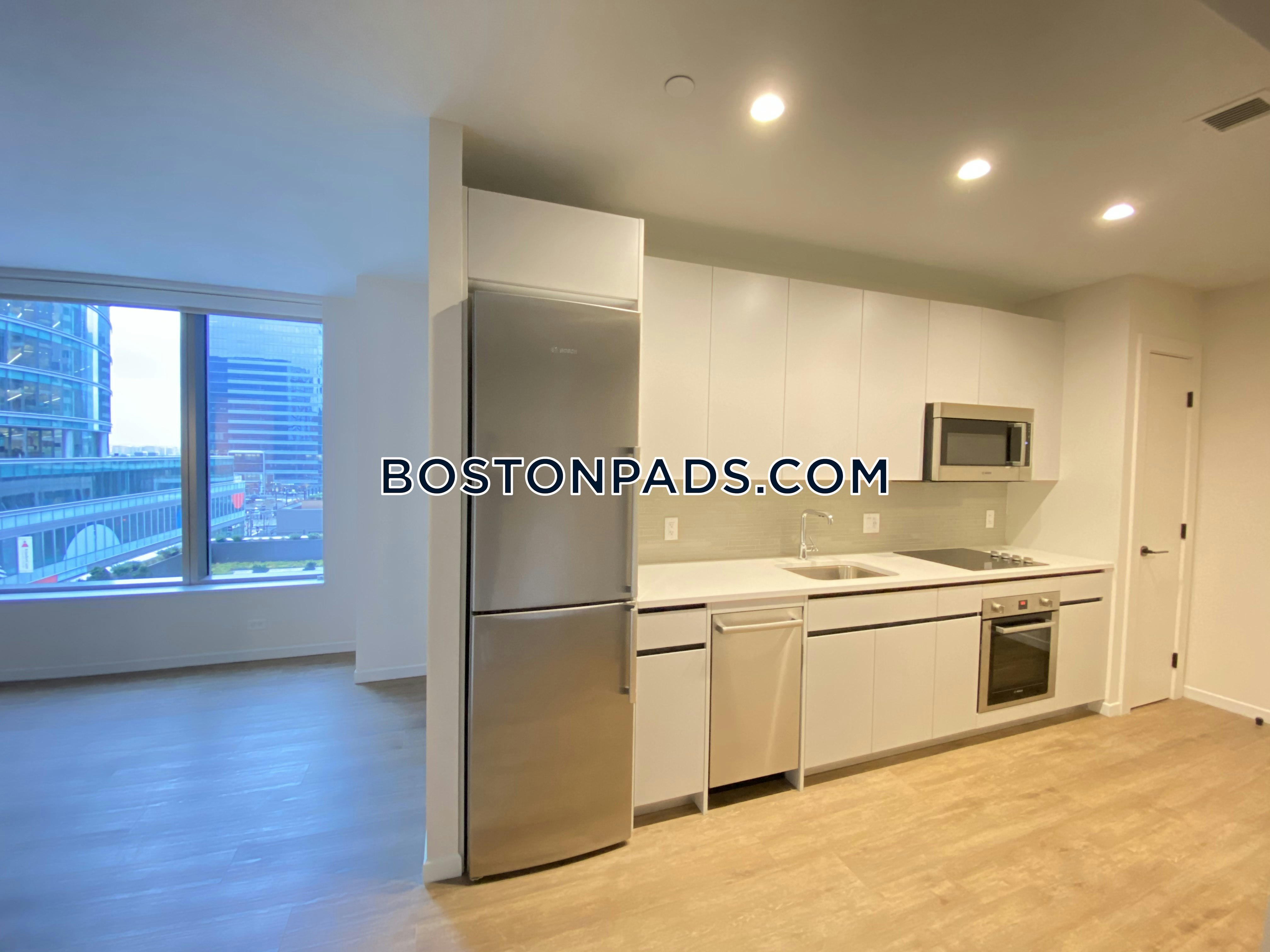 Alyx Seaport Photo 28