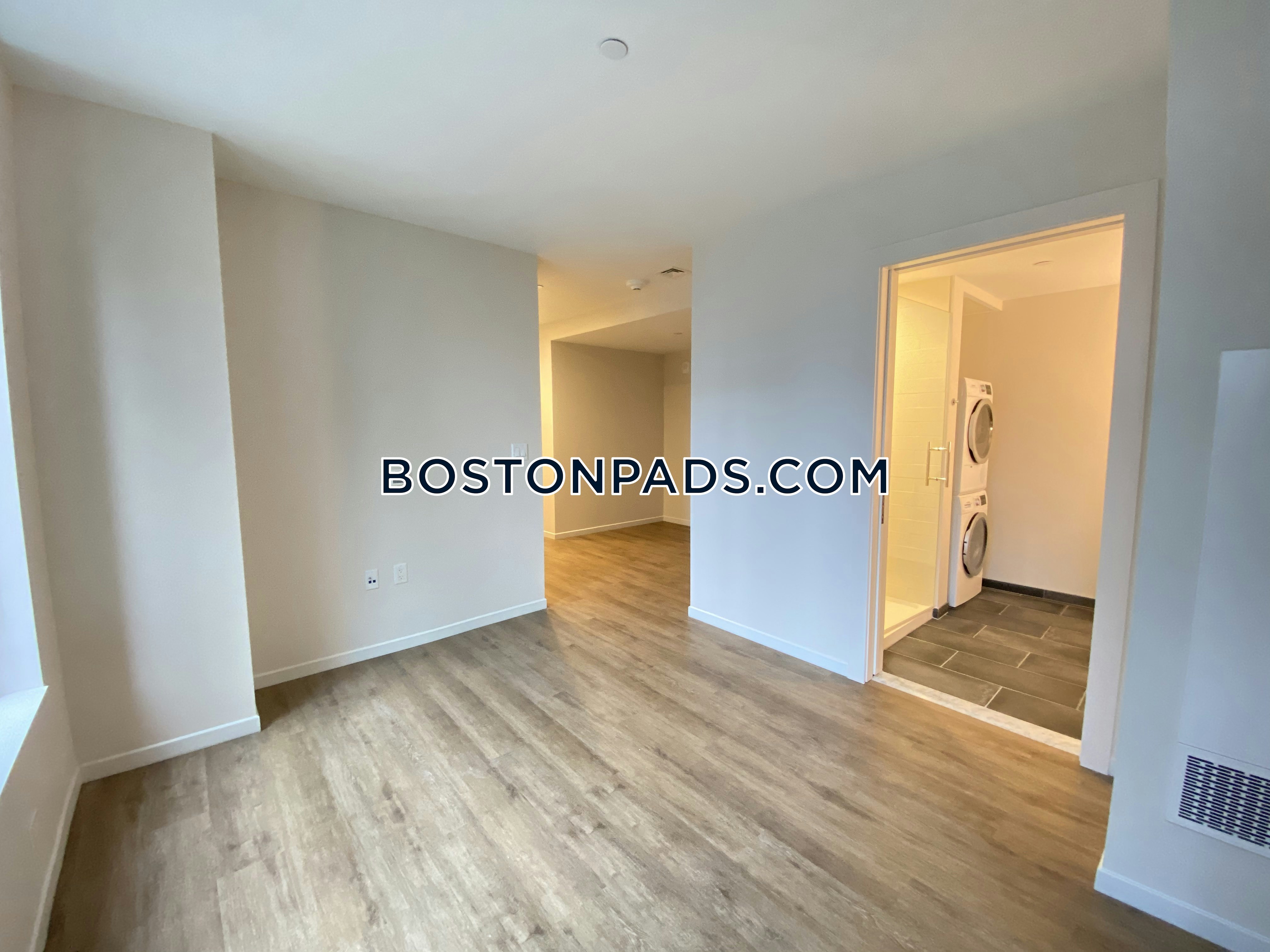 Alyx Seaport Photo 71