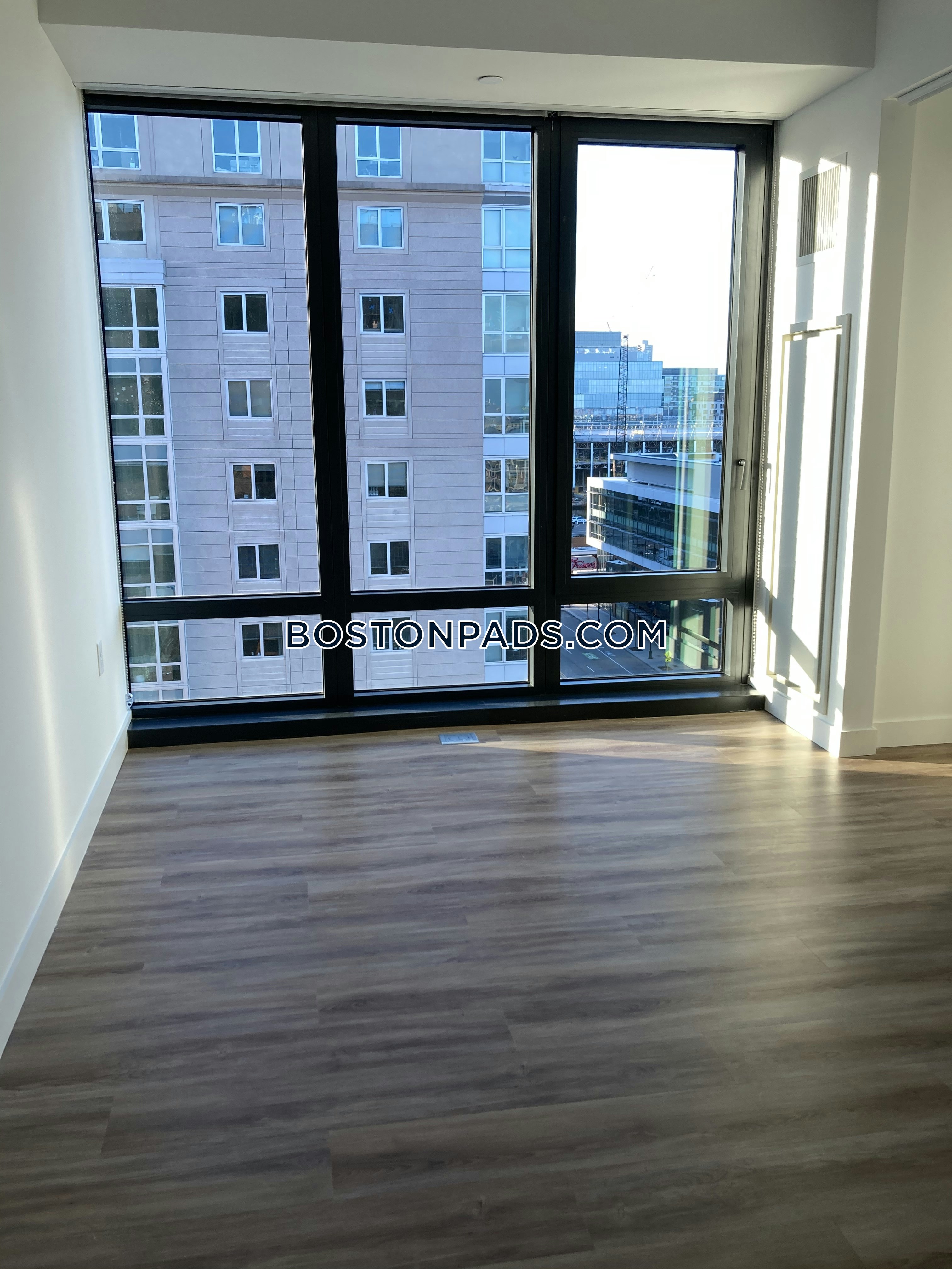 Ora Seaport Photo 68