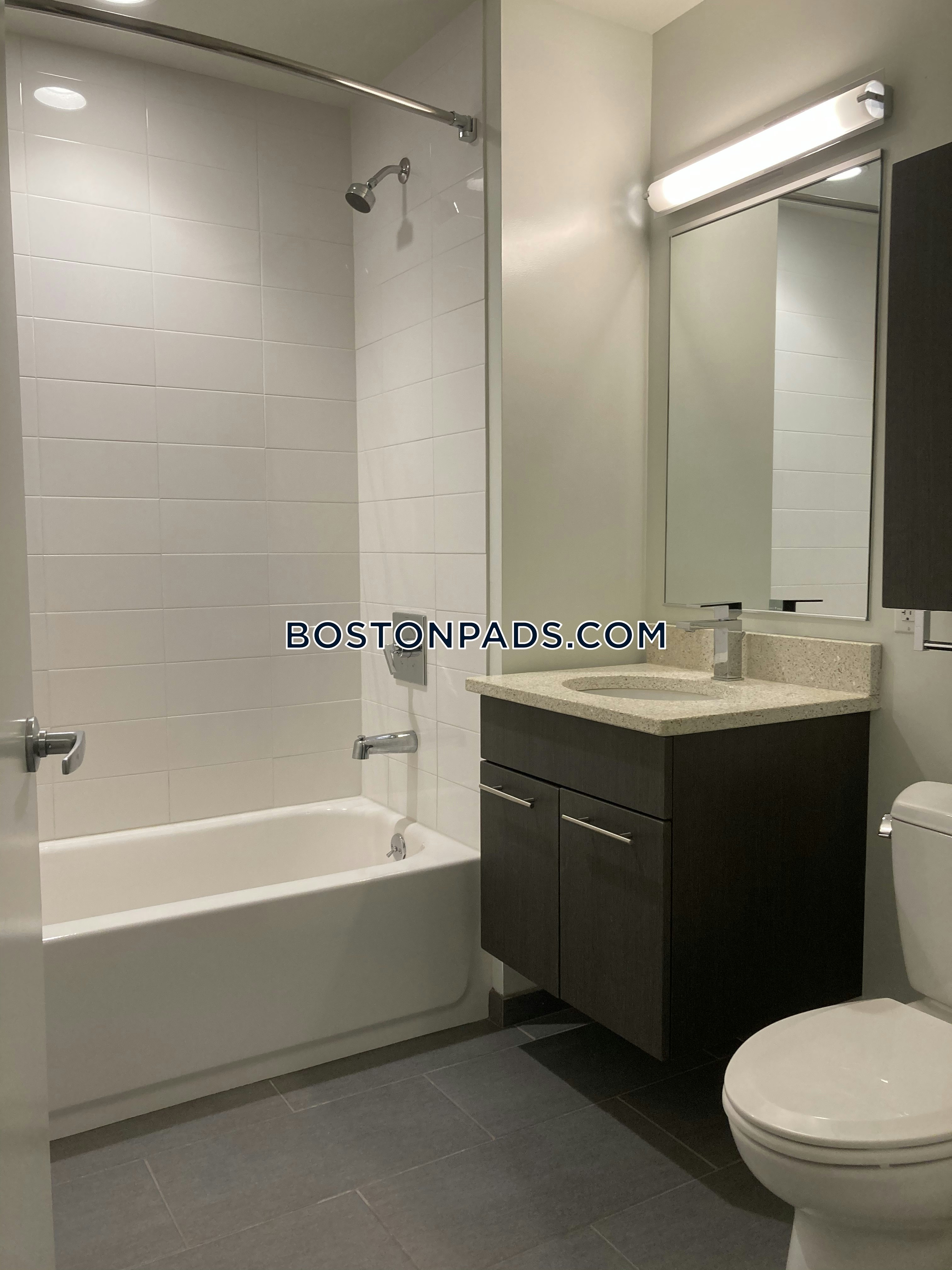 Watermark Seaport Photo 5