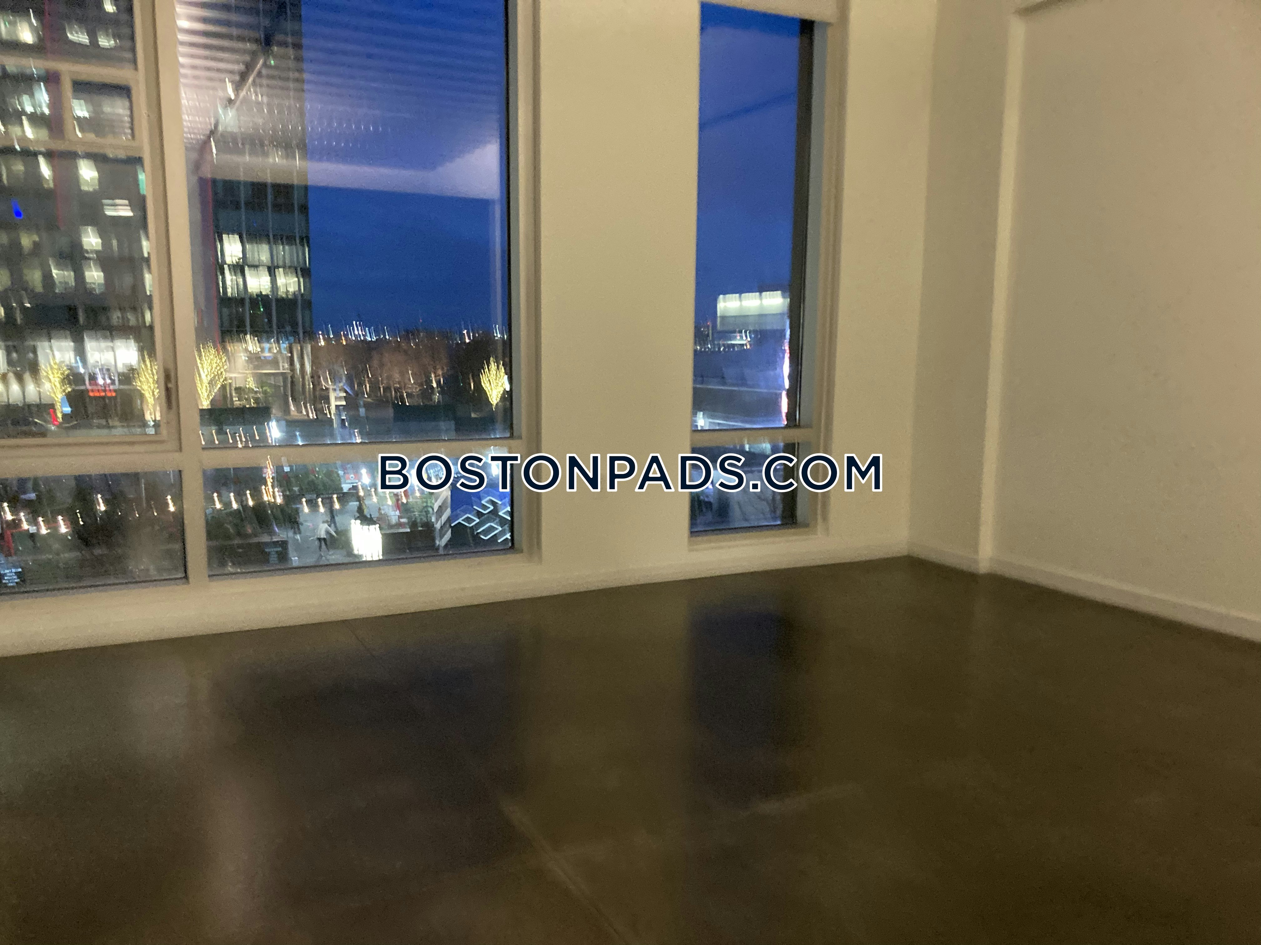 Watermark Seaport Photo 1