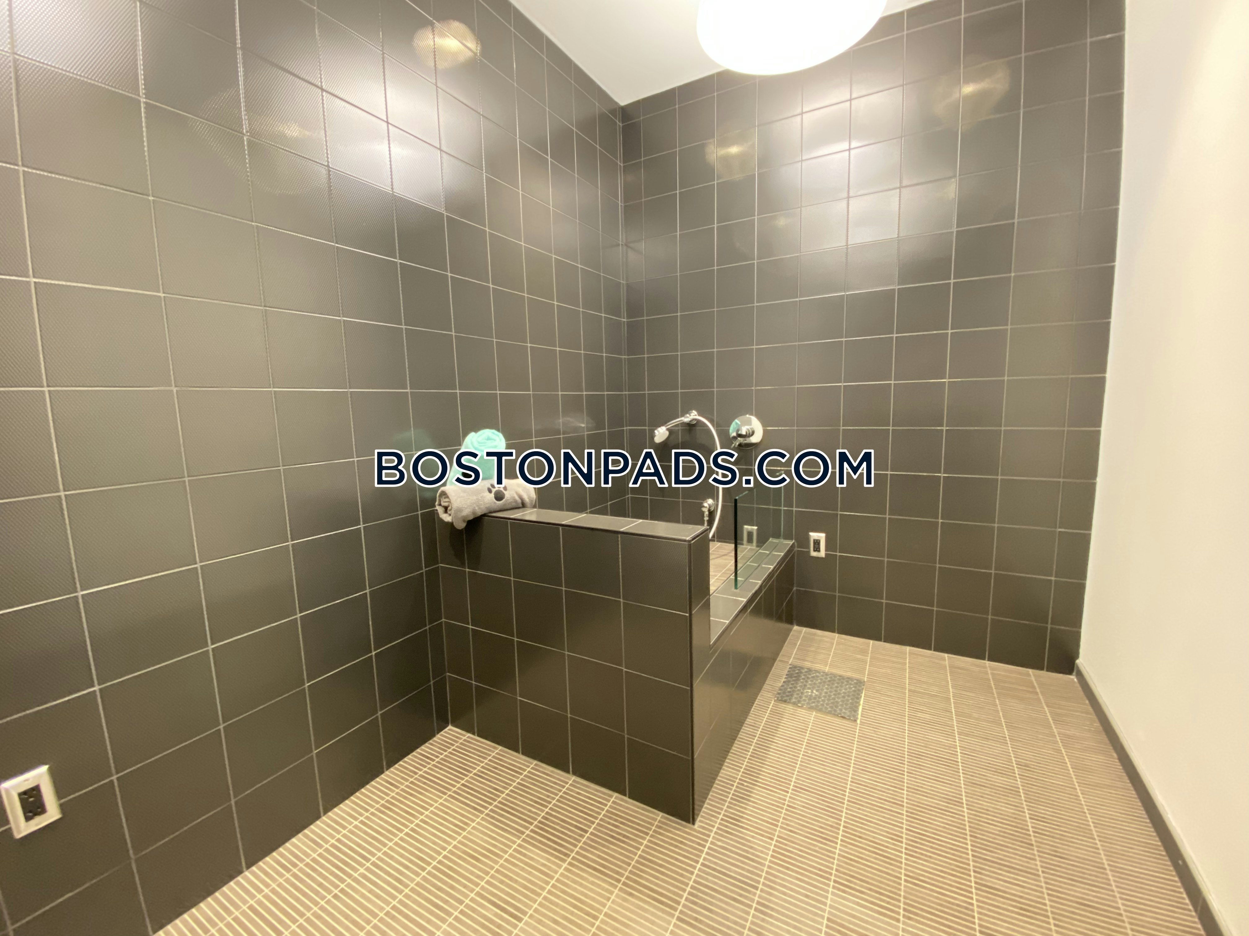 Gables Seaport Photo 76