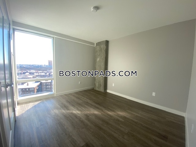 Pierce Boston Photo 27